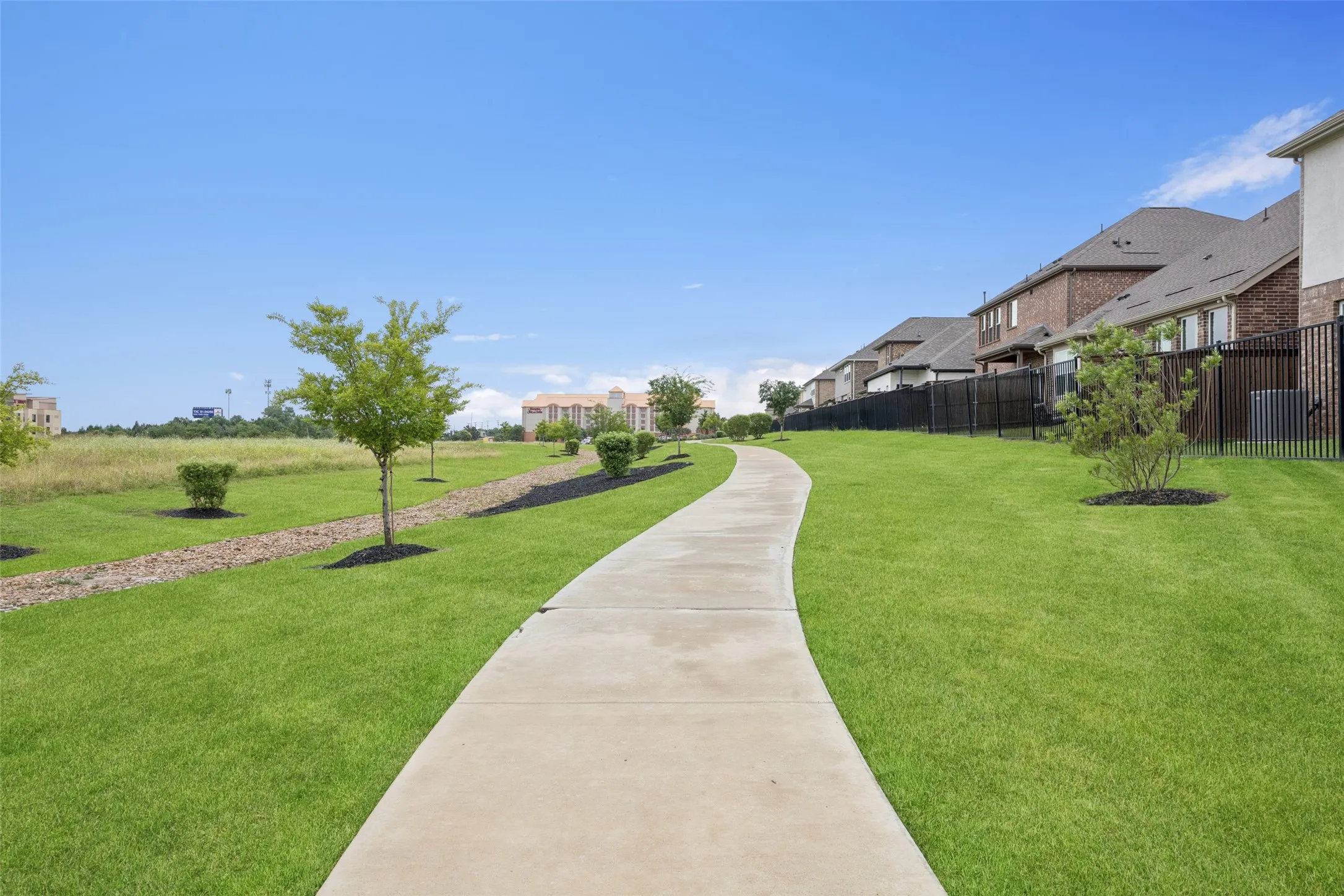 Townhouse For Sale in Dallas County , 2028 Saddle Way, Mesquite, Texas 75149, 3 Bedroom, 3 Bathroom, 2 Garage spaces, 1,737 Sqft, built in 2022, mls#21297254, Real Estate Agent in Mesquite, Homes For Sale in Dallas county, Homes For Sale in Mesquite, Realtor in Mesquite Texas, Real Estate Brokerage Independent Realty Texas, Luminita Cordes Realtor
