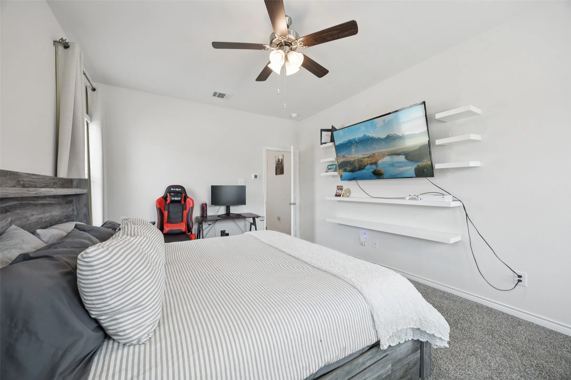 Townhouse For Sale in Dallas County , 2028 Saddle Way, Mesquite, Texas 75149, 3 Bedroom, 3 Bathroom, 2 Garage spaces, 1,737 Sqft, built in 2022, mls#21297254, Real Estate Agent in Mesquite, Homes For Sale in Dallas county, Homes For Sale in Mesquite, Realtor in Mesquite Texas, Real Estate Brokerage Independent Realty Texas, Luminita Cordes Realtor
