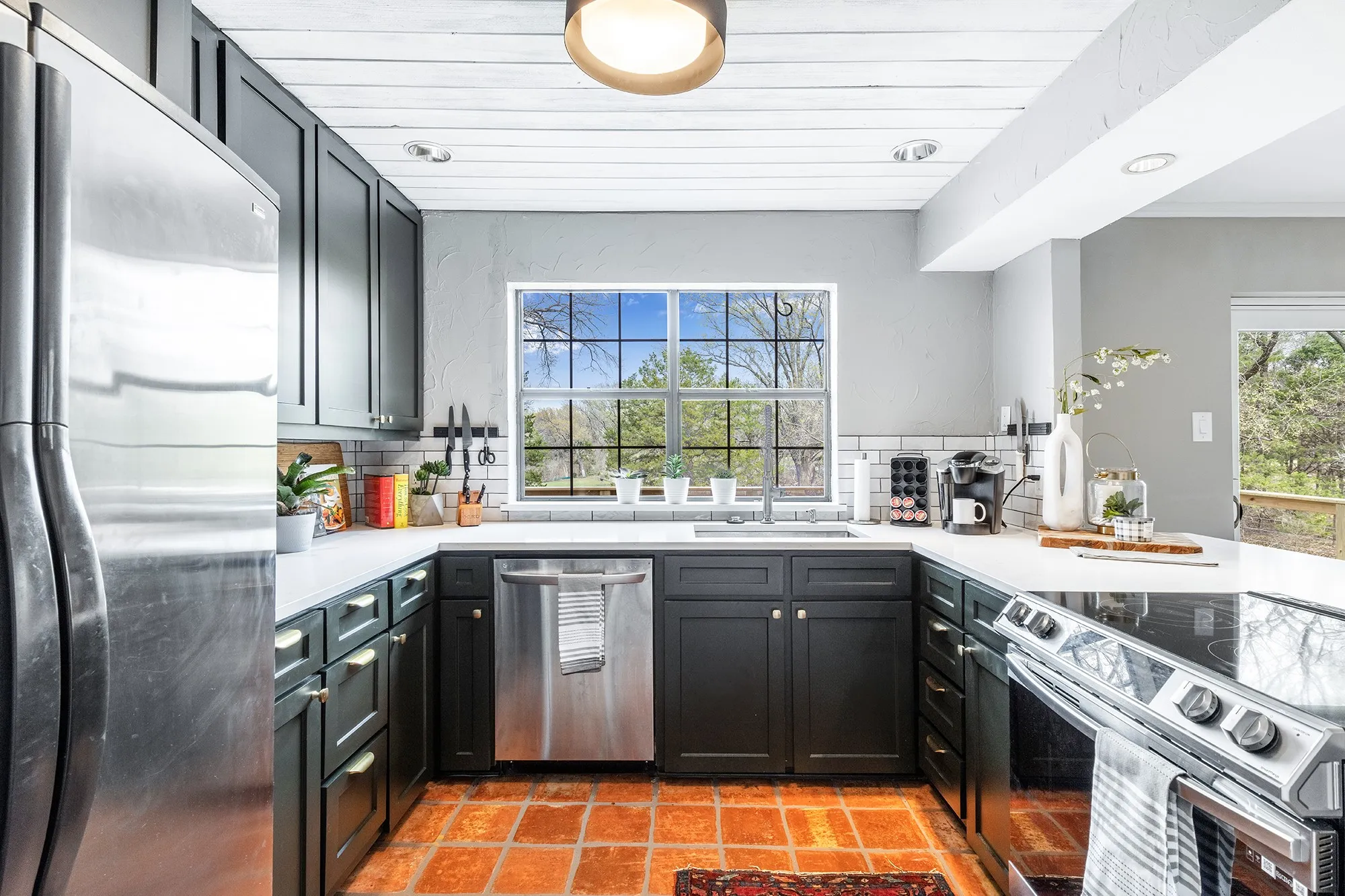 Single Family Residence For Sale in Rockwall County , 204 Sovereign Court, Rockwall, Texas 75032, 4 Bedroom, 4 Bathroom, 2 Garage spaces, 3,063 Sqft, built in 1984, mls#21296699, Real Estate Agent in Rockwall, Homes For Sale in Rockwall county, Homes For Sale in Rockwall, Realtor in Rockwall Texas, Real Estate Brokerage Independent Realty Texas, Luminita Cordes Realtor