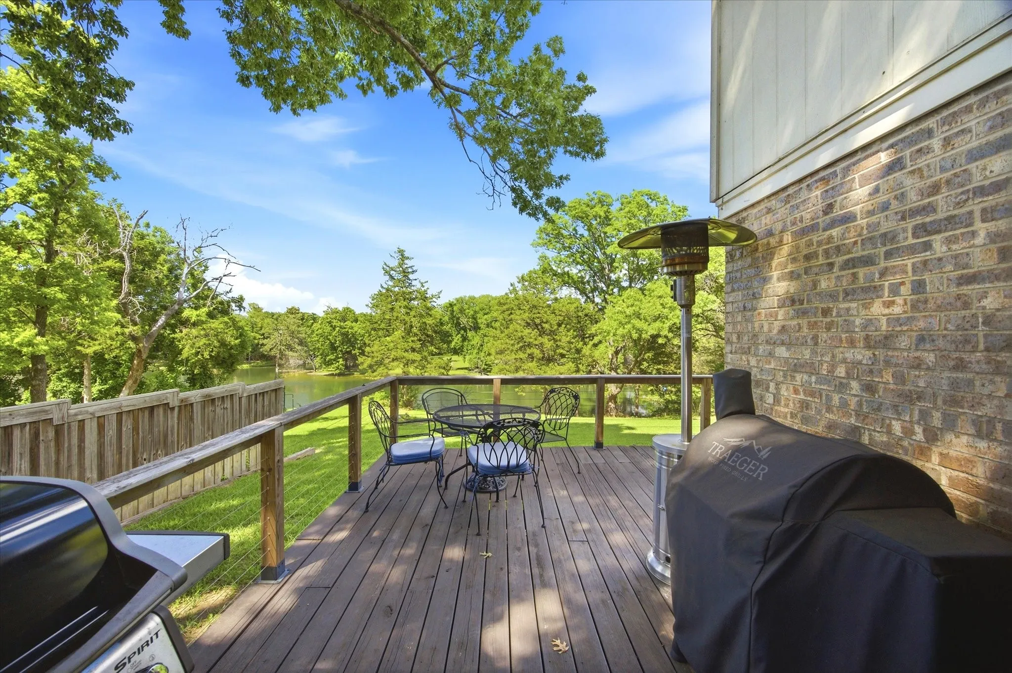 Single Family Residence For Sale in Rockwall County , 204 Sovereign Court, Rockwall, Texas 75032, 4 Bedroom, 4 Bathroom, 2 Garage spaces, 3,063 Sqft, built in 1984, mls#21296699, Real Estate Agent in Rockwall, Homes For Sale in Rockwall county, Homes For Sale in Rockwall, Realtor in Rockwall Texas, Real Estate Brokerage Independent Realty Texas, Luminita Cordes Realtor