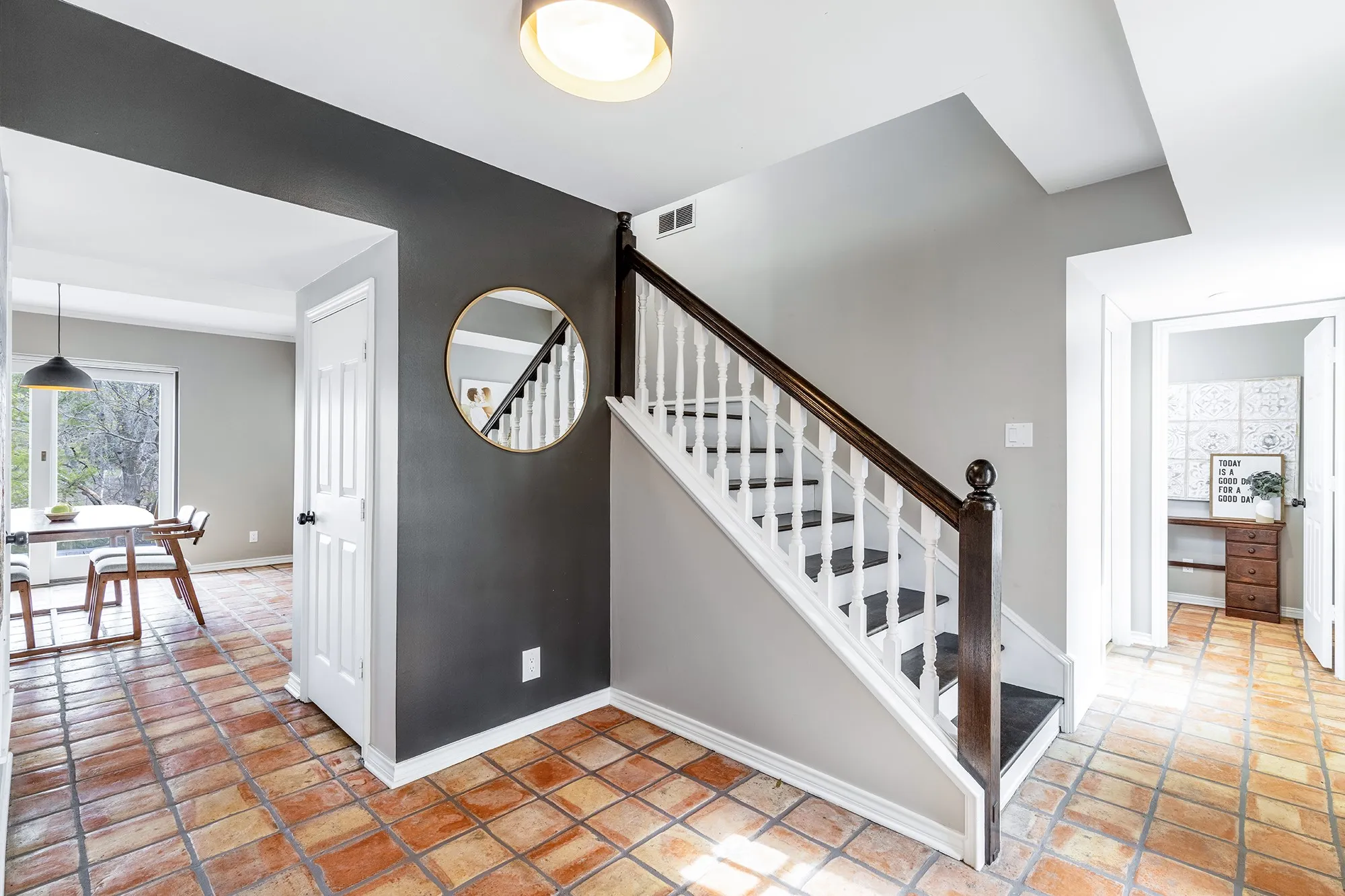 Single Family Residence For Sale in Rockwall County , 204 Sovereign Court, Rockwall, Texas 75032, 4 Bedroom, 4 Bathroom, 2 Garage spaces, 3,063 Sqft, built in 1984, mls#21296699, Real Estate Agent in Rockwall, Homes For Sale in Rockwall county, Homes For Sale in Rockwall, Realtor in Rockwall Texas, Real Estate Brokerage Independent Realty Texas, Luminita Cordes Realtor