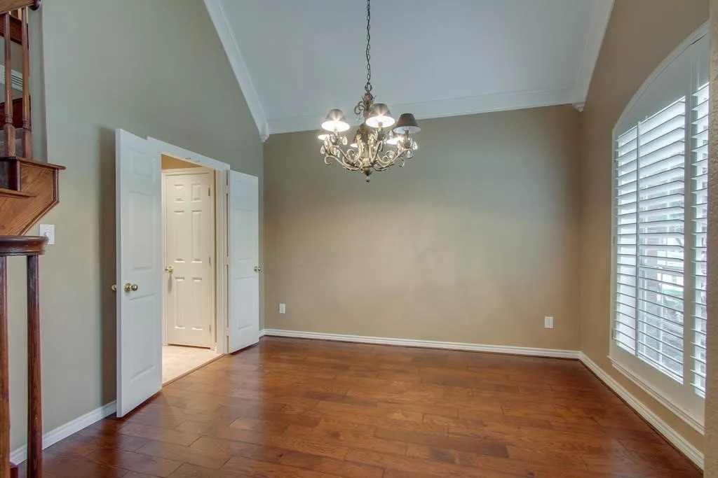 Single Family Residence For Rent in Dallas County , 224 Heatherwood Drive, Irving, Texas 75063, 3 Bedrooms, 3 Bathrooms, 2 Garage spaces, 2,252 Sqft, built in 1997, Price $2,995, mls#21299383, Real Estate Agent in Irving, Homes For Rent in Dallas county, Homes For Rent in Irving, Realtor in Irving Texas, Real Estate Brokerage Independent Realty Texas, Luminita Cordes Realtor