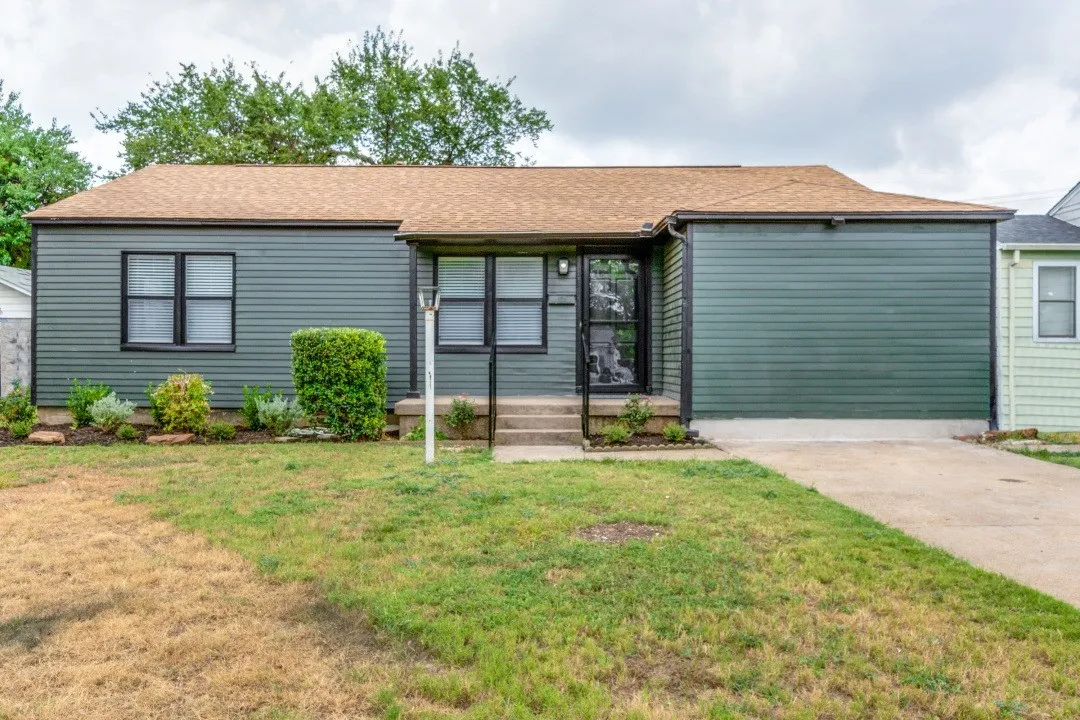 Single Family Residence For Rent in Dallas County , 2736 Rolinda Drive, Dallas, Texas 75211, 3 Bedroom, 2 Bathroom, 2 Garage spaces, 1,250 Sqft, built in 1952, mls#21300138, Real Estate Agent in Dallas, Homes For Rent in Dallas county, Homes For Rent in Dallas, Realtor in Dallas Texas, Real Estate Brokerage Independent Realty Texas, Luminita Cordes Realtor