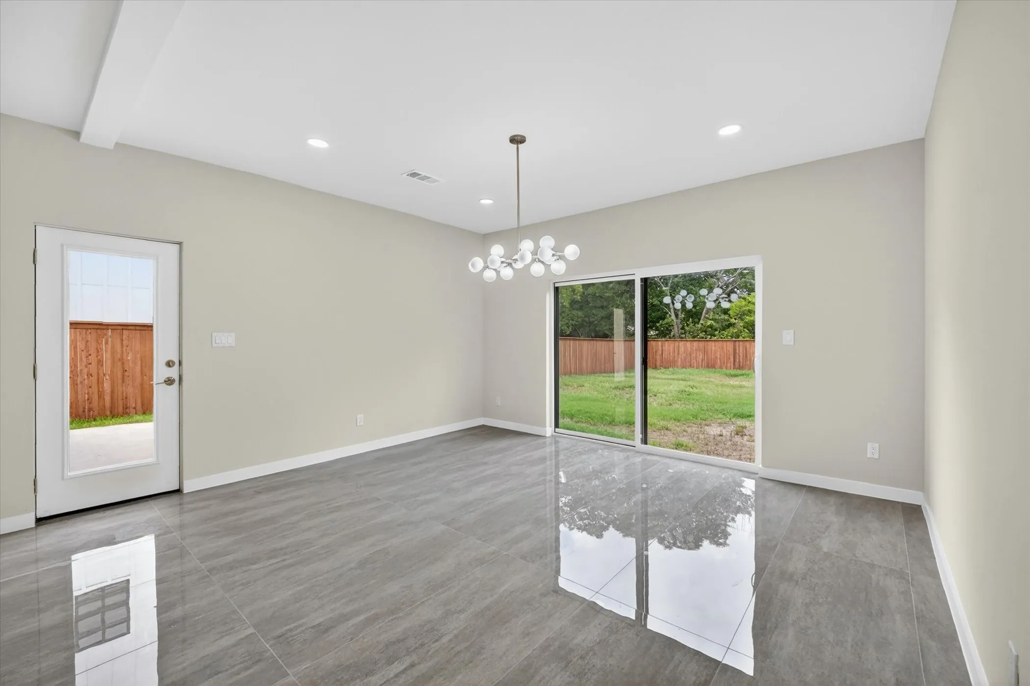 Single Family Residence For Sale in Dallas County , 115 Rolston Road, Irving, Texas 75060, 3 Bedroom, 3 Bathroom, 2 Garage spaces, 2,759 Sqft, built in 2024, mls#21297186, Real Estate Agent in Irving, Homes For Sale in Dallas county, Homes For Sale in Irving, Realtor in Irving Texas, Real Estate Brokerage Independent Realty Texas, Luminita Cordes Realtor