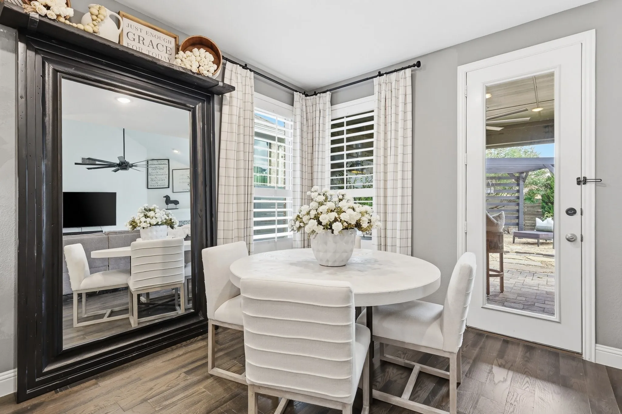 Single Family Residence For Sale in Denton County , 1112 Homestead Way, Argyle, Texas 76226, 4 Bedroom, 3 Bathroom, 2 Garage spaces, 2,969 Sqft, built in 2017, mls#21295343, Real Estate Agent in Argyle, Homes For Sale in Denton county, Homes For Sale in Argyle, Realtor in Argyle Texas, Real Estate Brokerage Independent Realty Texas, Luminita Cordes Realtor