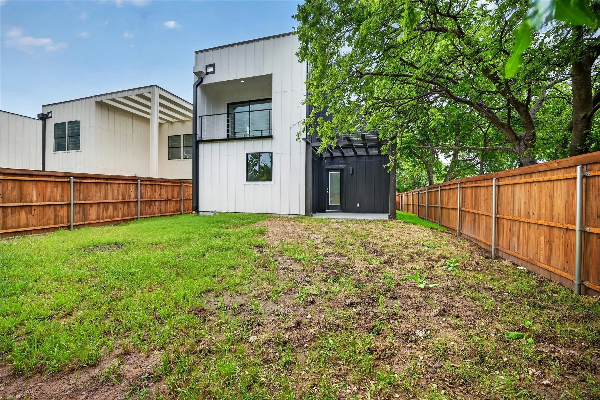 Single Family Residence For Sale in Dallas County , 119 Rolston Road, Irving, Texas 75060, 3 Bedroom, 3 Bathroom, 2 Garage spaces, 3,090 Sqft, built in 2024, mls#21297210, Real Estate Agent in Irving, Homes For Sale in Dallas county, Homes For Sale in Irving, Realtor in Irving Texas, Real Estate Brokerage Independent Realty Texas, Luminita Cordes Realtor