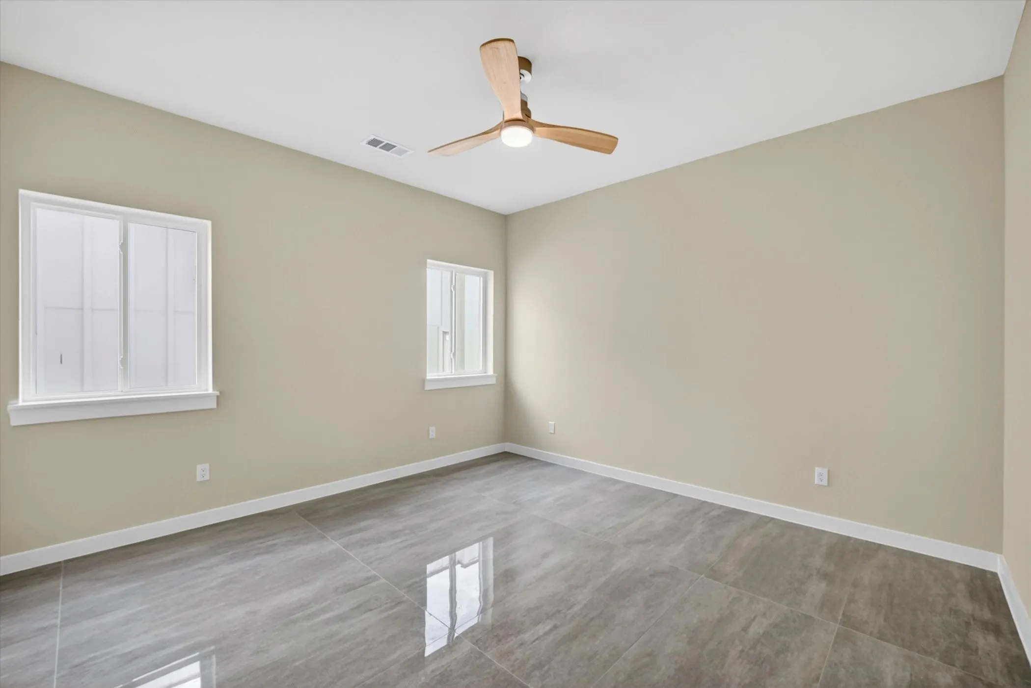 Single Family Residence For Sale in Dallas County , 119 Rolston Road, Irving, Texas 75060, 3 Bedroom, 3 Bathroom, 2 Garage spaces, 3,090 Sqft, built in 2024, mls#21297210, Real Estate Agent in Irving, Homes For Sale in Dallas county, Homes For Sale in Irving, Realtor in Irving Texas, Real Estate Brokerage Independent Realty Texas, Luminita Cordes Realtor