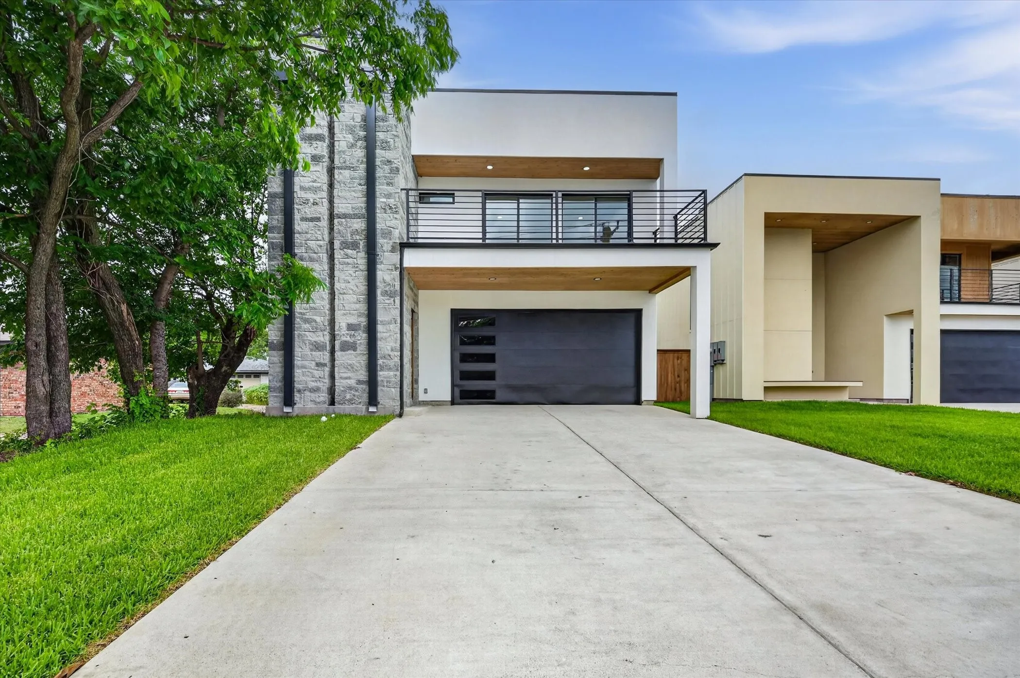 Single Family Residence For Sale in Dallas County , 119 Rolston Road, Irving, Texas 75060, 3 Bedroom, 3 Bathroom, 2 Garage spaces, 3,090 Sqft, built in 2024, mls#21297210, Real Estate Agent in Irving, Homes For Sale in Dallas county, Homes For Sale in Irving, Realtor in Irving Texas, Real Estate Brokerage Independent Realty Texas, Luminita Cordes Realtor