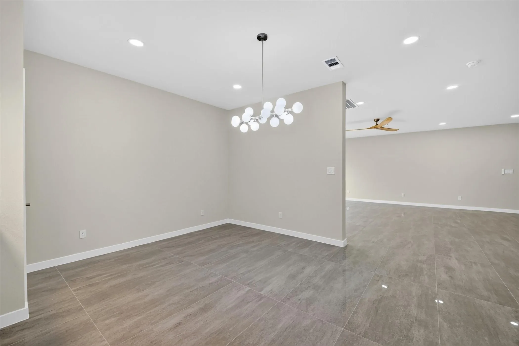Single Family Residence For Sale in Dallas County , 119 Rolston Road, Irving, Texas 75060, 3 Bedroom, 3 Bathroom, 2 Garage spaces, 3,090 Sqft, built in 2024, mls#21297210, Real Estate Agent in Irving, Homes For Sale in Dallas county, Homes For Sale in Irving, Realtor in Irving Texas, Real Estate Brokerage Independent Realty Texas, Luminita Cordes Realtor