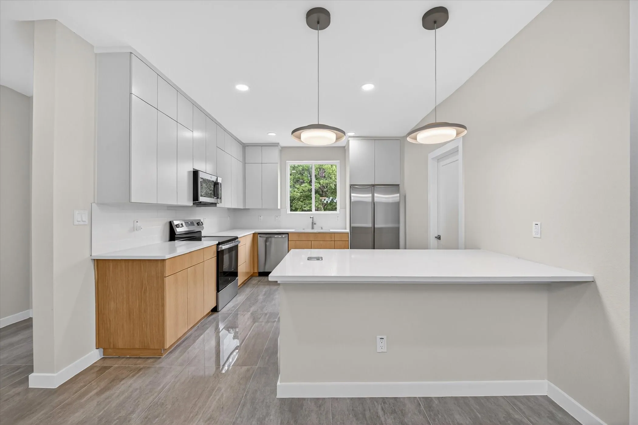 Single Family Residence For Sale in Dallas County , 119 Rolston Road, Irving, Texas 75060, 3 Bedroom, 3 Bathroom, 2 Garage spaces, 3,090 Sqft, built in 2024, mls#21297210, Real Estate Agent in Irving, Homes For Sale in Dallas county, Homes For Sale in Irving, Realtor in Irving Texas, Real Estate Brokerage Independent Realty Texas, Luminita Cordes Realtor