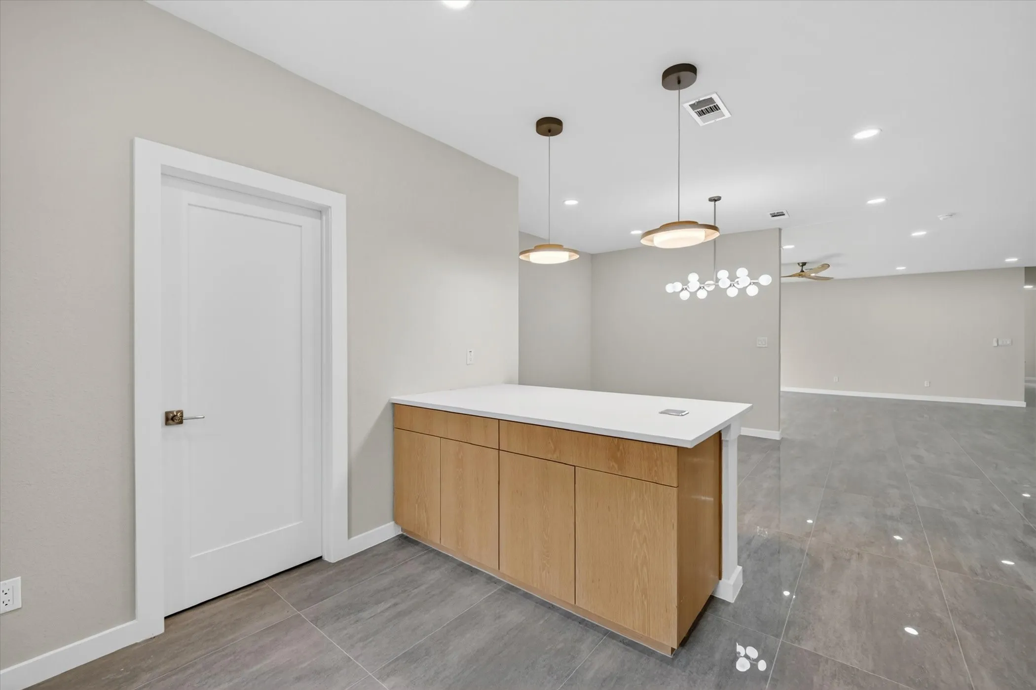 Single Family Residence For Sale in Dallas County , 119 Rolston Road, Irving, Texas 75060, 3 Bedroom, 3 Bathroom, 2 Garage spaces, 3,090 Sqft, built in 2024, mls#21297210, Real Estate Agent in Irving, Homes For Sale in Dallas county, Homes For Sale in Irving, Realtor in Irving Texas, Real Estate Brokerage Independent Realty Texas, Luminita Cordes Realtor