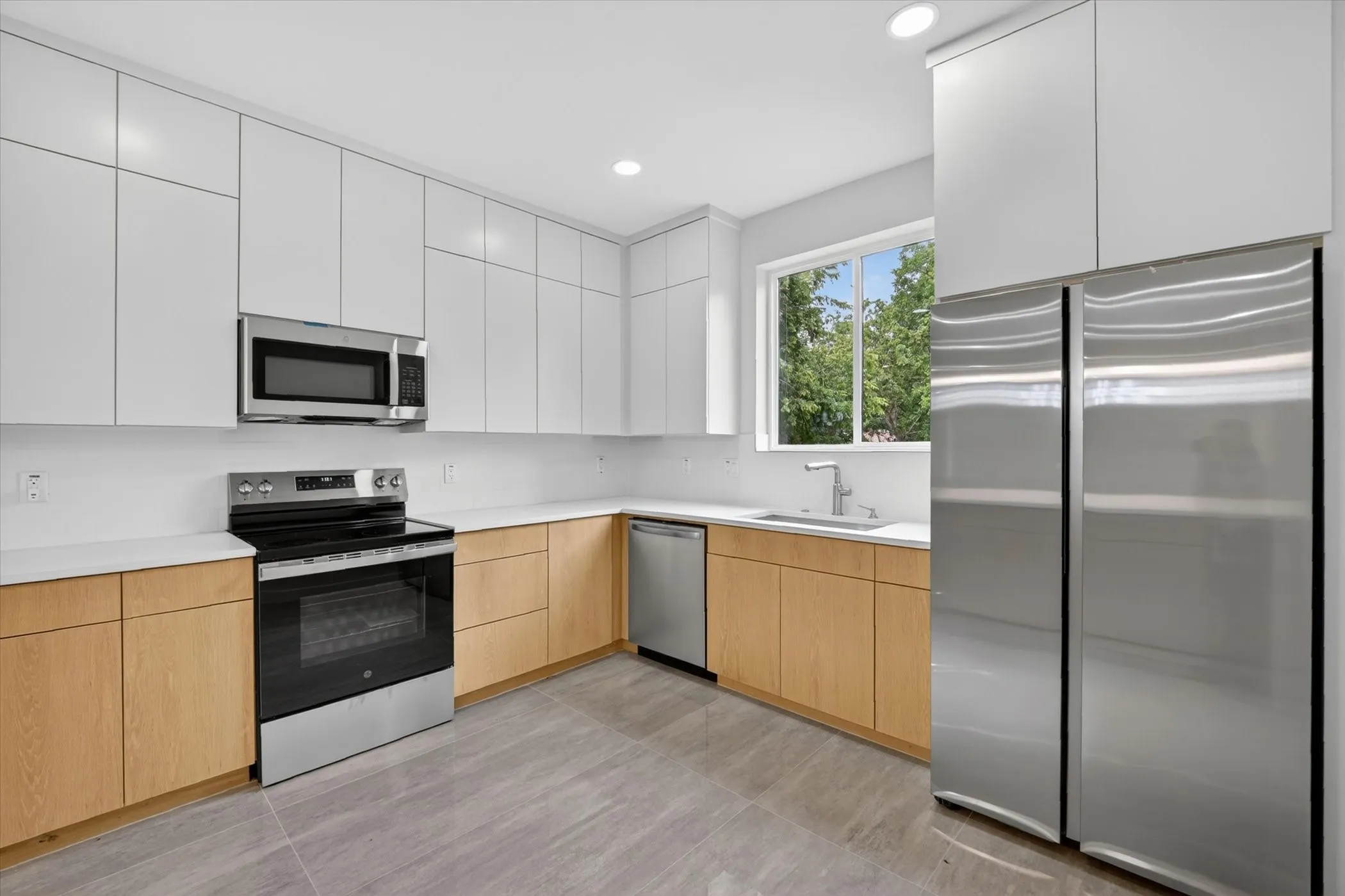 Single Family Residence For Sale in Dallas County , 119 Rolston Road, Irving, Texas 75060, 3 Bedroom, 3 Bathroom, 2 Garage spaces, 3,090 Sqft, built in 2024, mls#21297210, Real Estate Agent in Irving, Homes For Sale in Dallas county, Homes For Sale in Irving, Realtor in Irving Texas, Real Estate Brokerage Independent Realty Texas, Luminita Cordes Realtor