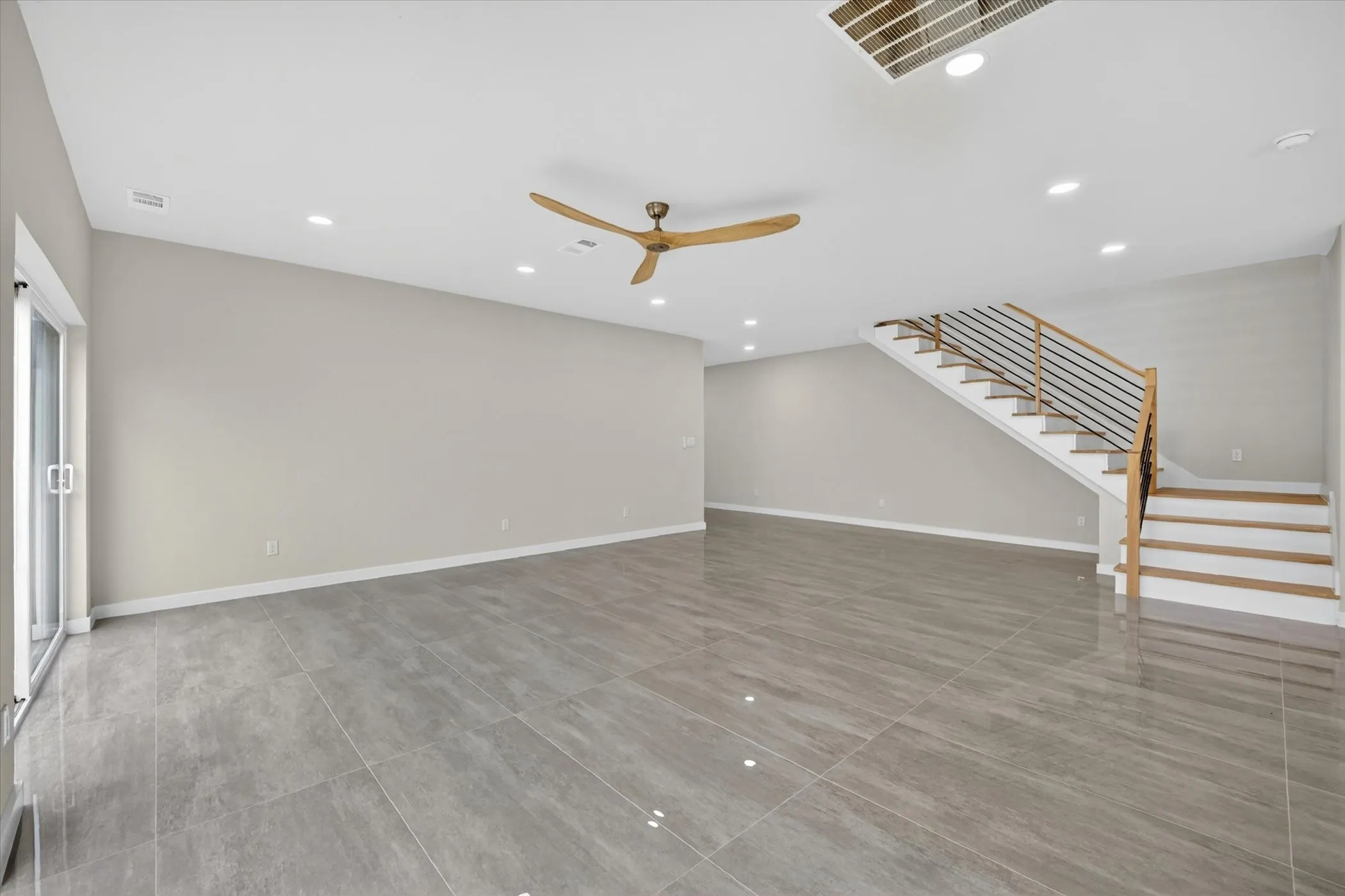 Single Family Residence For Sale in Dallas County , 119 Rolston Road, Irving, Texas 75060, 3 Bedroom, 3 Bathroom, 2 Garage spaces, 3,090 Sqft, built in 2024, mls#21297210, Real Estate Agent in Irving, Homes For Sale in Dallas county, Homes For Sale in Irving, Realtor in Irving Texas, Real Estate Brokerage Independent Realty Texas, Luminita Cordes Realtor