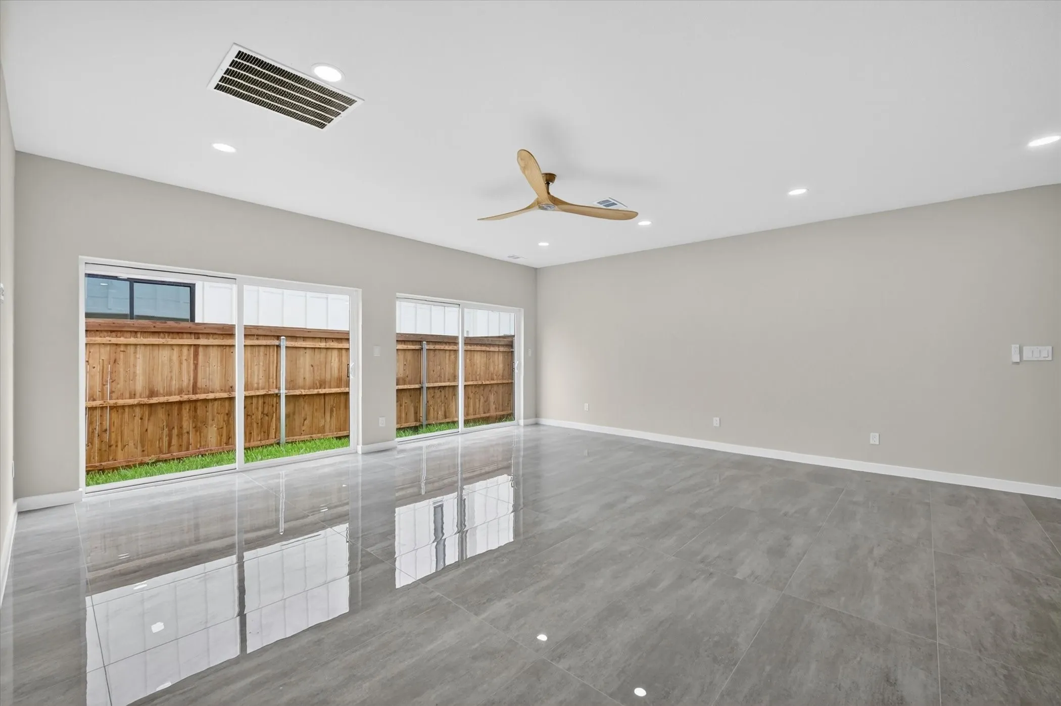 Single Family Residence For Sale in Dallas County , 119 Rolston Road, Irving, Texas 75060, 3 Bedroom, 3 Bathroom, 2 Garage spaces, 3,090 Sqft, built in 2024, mls#21297210, Real Estate Agent in Irving, Homes For Sale in Dallas county, Homes For Sale in Irving, Realtor in Irving Texas, Real Estate Brokerage Independent Realty Texas, Luminita Cordes Realtor