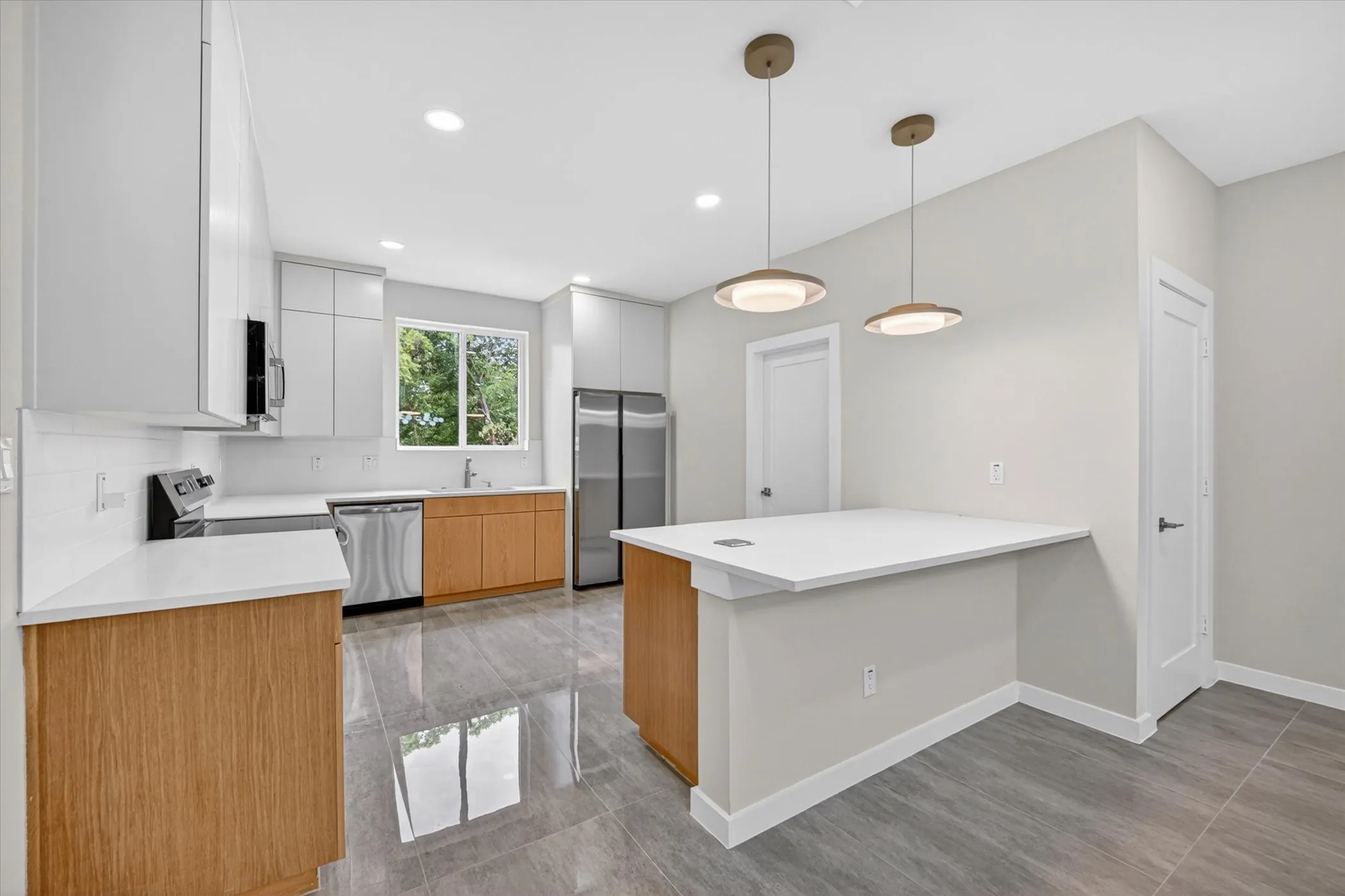 Single Family Residence For Sale in Dallas County , 119 Rolston Road, Irving, Texas 75060, 3 Bedroom, 3 Bathroom, 2 Garage spaces, 3,090 Sqft, built in 2024, mls#21297210, Real Estate Agent in Irving, Homes For Sale in Dallas county, Homes For Sale in Irving, Realtor in Irving Texas, Real Estate Brokerage Independent Realty Texas, Luminita Cordes Realtor