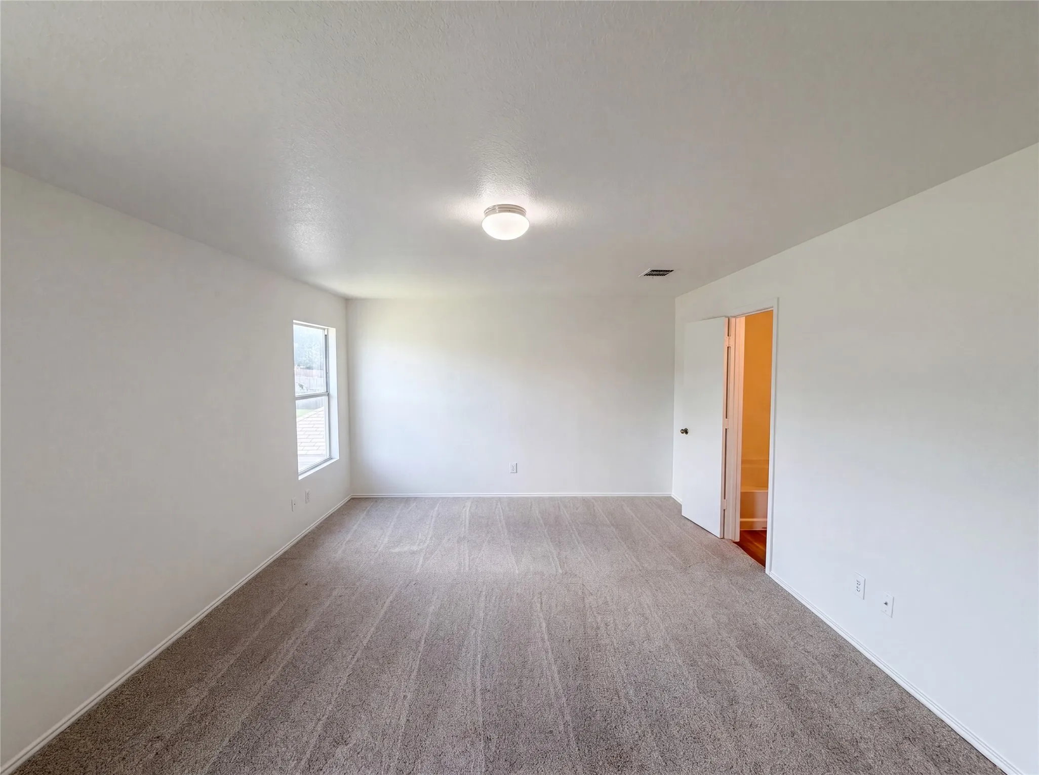 Single Family Residence For Sale in Tarrant County , 773 San Felipe Trail, Fort Worth, Texas 76052, 4 Bedroom, 3 Bathroom, 2 Garage spaces, 2,444 Sqft, built in 2007, mls#21300100, Real Estate Agent in Fort Worth, Homes For Sale in Tarrant county, Homes For Sale in Fort Worth, Realtor in Fort Worth Texas, Real Estate Brokerage Independent Realty Texas, Luminita Cordes Realtor