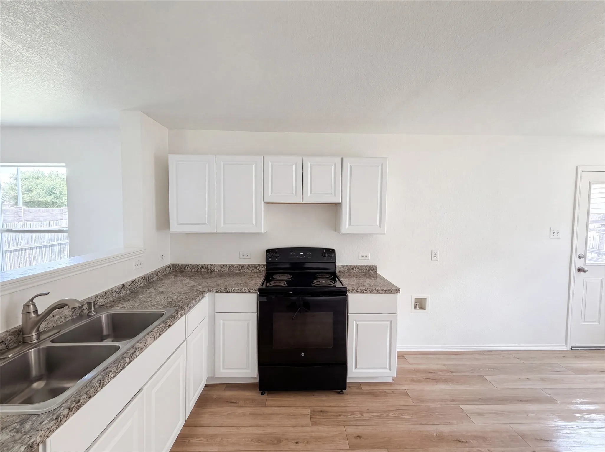 Single Family Residence For Sale in Tarrant County , 773 San Felipe Trail, Fort Worth, Texas 76052, 4 Bedroom, 3 Bathroom, 2 Garage spaces, 2,444 Sqft, built in 2007, mls#21300100, Real Estate Agent in Fort Worth, Homes For Sale in Tarrant county, Homes For Sale in Fort Worth, Realtor in Fort Worth Texas, Real Estate Brokerage Independent Realty Texas, Luminita Cordes Realtor