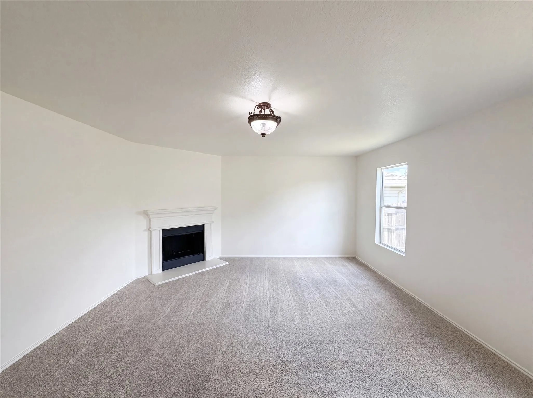 Single Family Residence For Sale in Tarrant County , 773 San Felipe Trail, Fort Worth, Texas 76052, 4 Bedroom, 3 Bathroom, 2 Garage spaces, 2,444 Sqft, built in 2007, mls#21300100, Real Estate Agent in Fort Worth, Homes For Sale in Tarrant county, Homes For Sale in Fort Worth, Realtor in Fort Worth Texas, Real Estate Brokerage Independent Realty Texas, Luminita Cordes Realtor