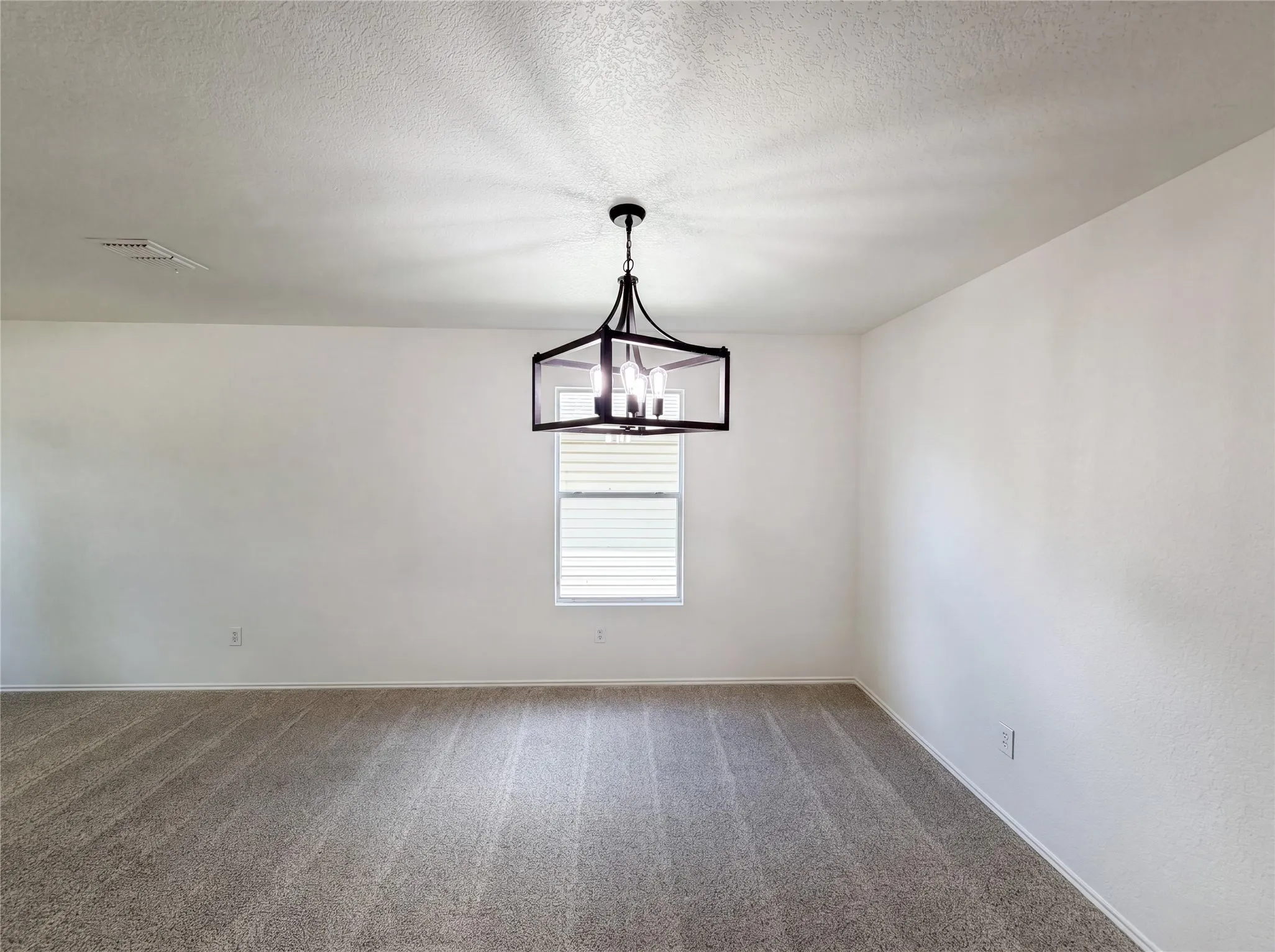 Single Family Residence For Sale in Tarrant County , 773 San Felipe Trail, Fort Worth, Texas 76052, 4 Bedroom, 3 Bathroom, 2 Garage spaces, 2,444 Sqft, built in 2007, mls#21300100, Real Estate Agent in Fort Worth, Homes For Sale in Tarrant county, Homes For Sale in Fort Worth, Realtor in Fort Worth Texas, Real Estate Brokerage Independent Realty Texas, Luminita Cordes Realtor