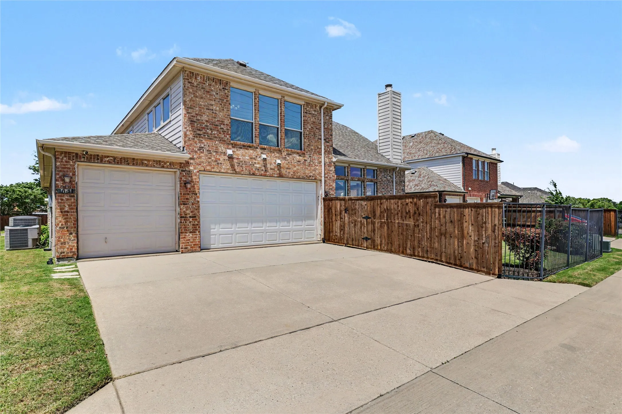 3 Car Garage