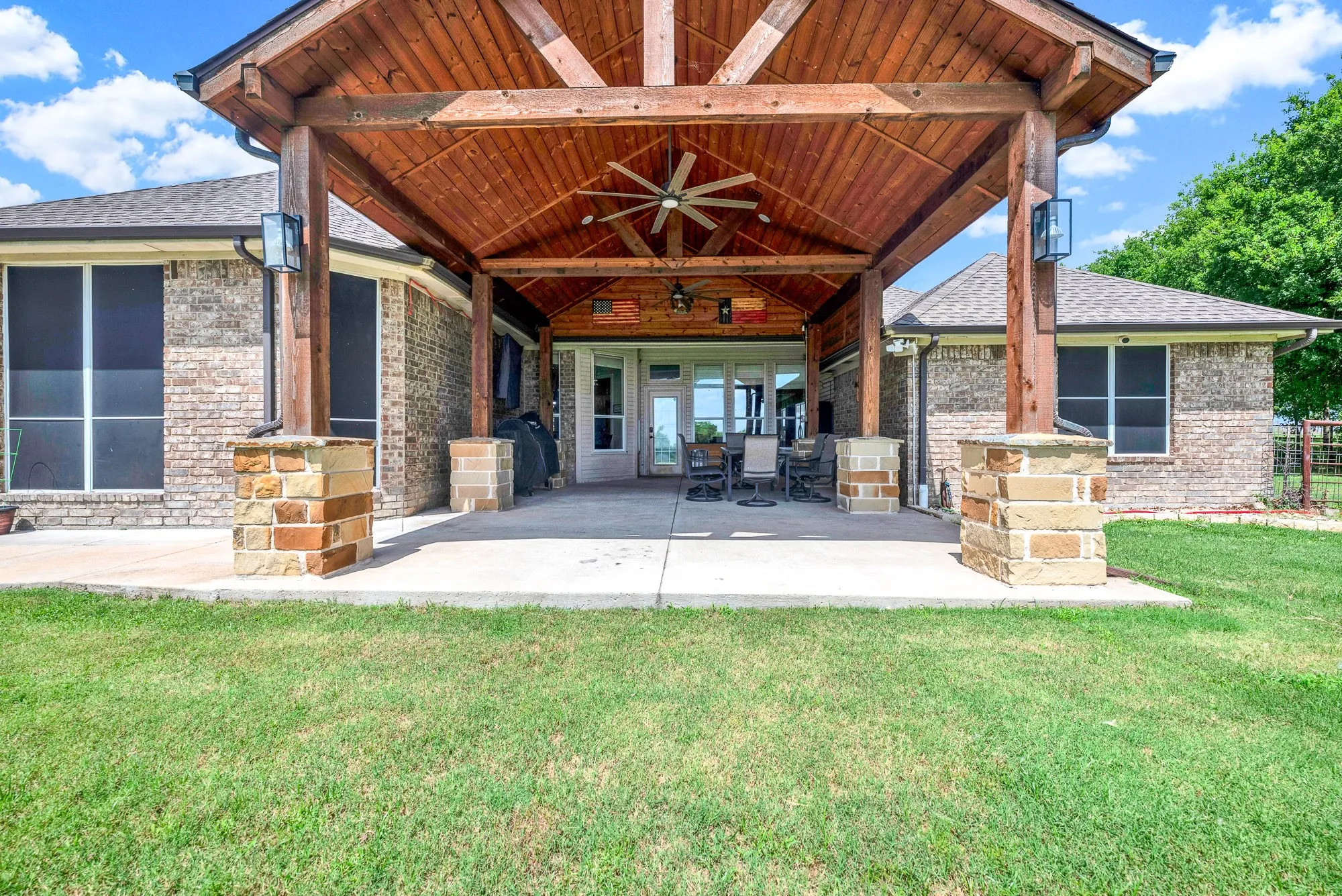 Single Family Residence For Sale in Rockwall County , 5745 S Fm 548, Royse City, Texas 75189, 4 Bedroom, 3 Bathroom, Garage spaces, 2,904 Sqft, built in 2001, Price $635,000, mls#21299276, Real Estate Agent in Royse City, Homes For Sale in Rockwall county, Homes For Sale in Royse City, Realtor in Royse City Texas, Real Estate Brokerage Independent Realty Texas, Luminita Cordes Realtor