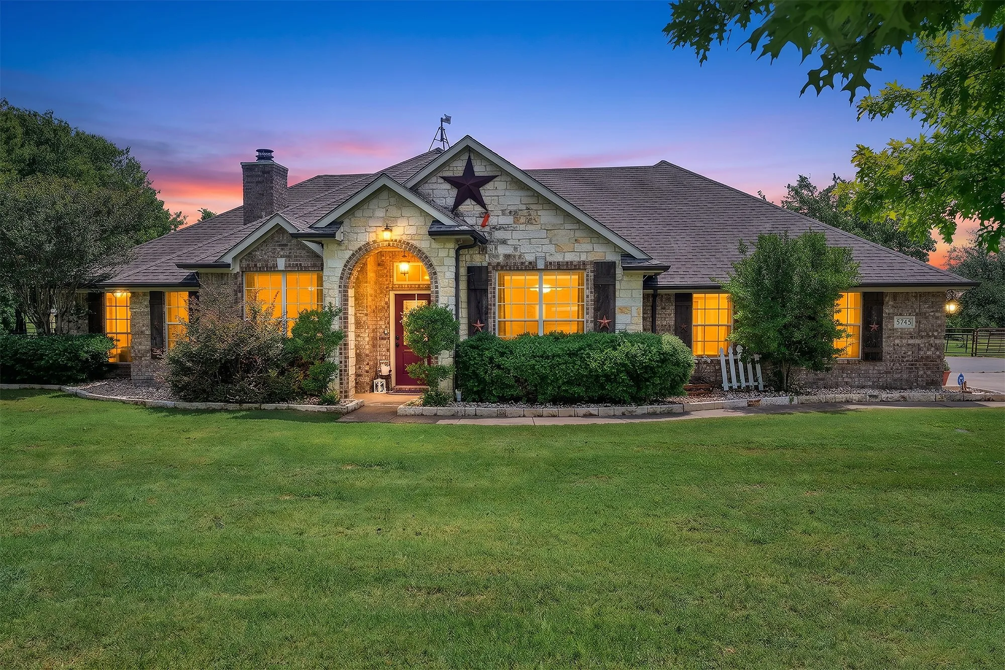 Single Family Residence For Sale in Rockwall County , 5745 S Fm 548, Royse City, Texas 75189, 4 Bedroom, 3 Bathroom, Garage spaces, 2,904 Sqft, built in 2001, Price $635,000, mls#21299276, Real Estate Agent in Royse City, Homes For Sale in Rockwall county, Homes For Sale in Royse City, Realtor in Royse City Texas, Real Estate Brokerage Independent Realty Texas, Luminita Cordes Realtor