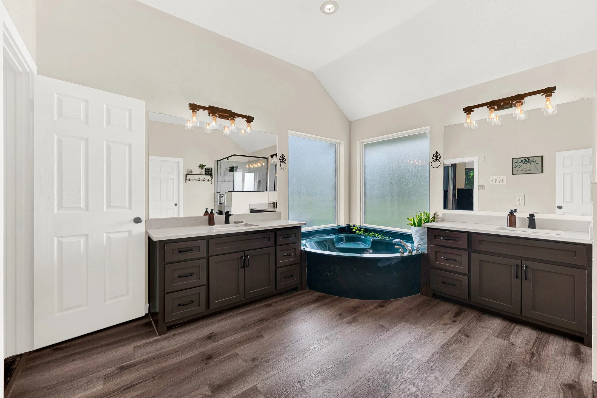 Single Family Residence For Sale in Rockwall County , 5745 S Fm 548, Royse City, Texas 75189, 4 Bedroom, 3 Bathroom, Garage spaces, 2,904 Sqft, built in 2001, Price $635,000, mls#21299276, Real Estate Agent in Royse City, Homes For Sale in Rockwall county, Homes For Sale in Royse City, Realtor in Royse City Texas, Real Estate Brokerage Independent Realty Texas, Luminita Cordes Realtor