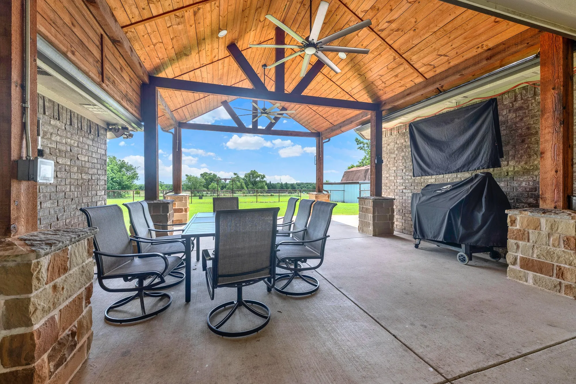 Single Family Residence For Sale in Rockwall County , 5745 S Fm 548, Royse City, Texas 75189, 4 Bedroom, 3 Bathroom, Garage spaces, 2,904 Sqft, built in 2001, Price $635,000, mls#21299276, Real Estate Agent in Royse City, Homes For Sale in Rockwall county, Homes For Sale in Royse City, Realtor in Royse City Texas, Real Estate Brokerage Independent Realty Texas, Luminita Cordes Realtor