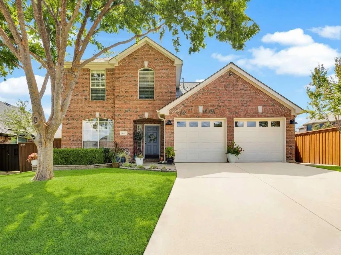 Single Family Residence For Sale in Dallas County , 6004 Crestmill Lane, Sachse, Texas 75048, 4 Bedroom, 3 Bathroom, 2 Garage spaces, 2,663 Sqft, built in 2001, mls#21299966, Real Estate Agent in Sachse, Homes For Sale in Dallas county, Homes For Sale in Sachse, Realtor in Sachse Texas, Real Estate Brokerage Independent Realty Texas, Luminita Cordes Realtor