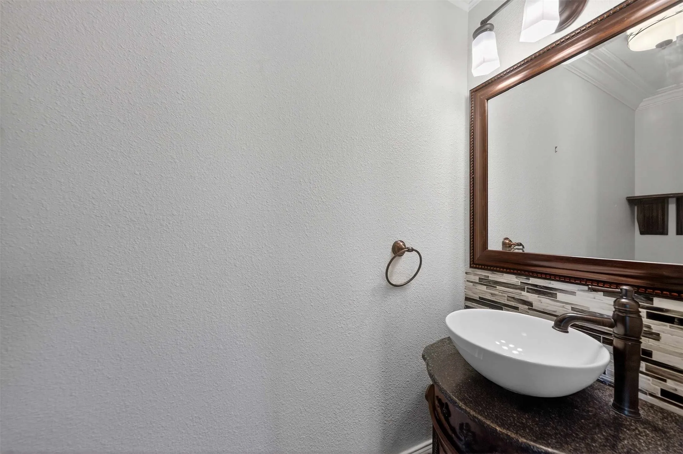 Single Family Residence For Sale in Smith County , 517 S Boyd Street, Lindale, Texas 75771, 2 Bedroom, 3 Bathroom, Garage spaces, 2,200 Sqft, built in 1910, Price $277,000, mls#21300167, Real Estate Agent in Lindale, Homes For Sale in Smith county, Homes For Sale in Lindale, Realtor in Lindale Texas, Real Estate Brokerage Independent Realty Texas, Luminita Cordes Realtor