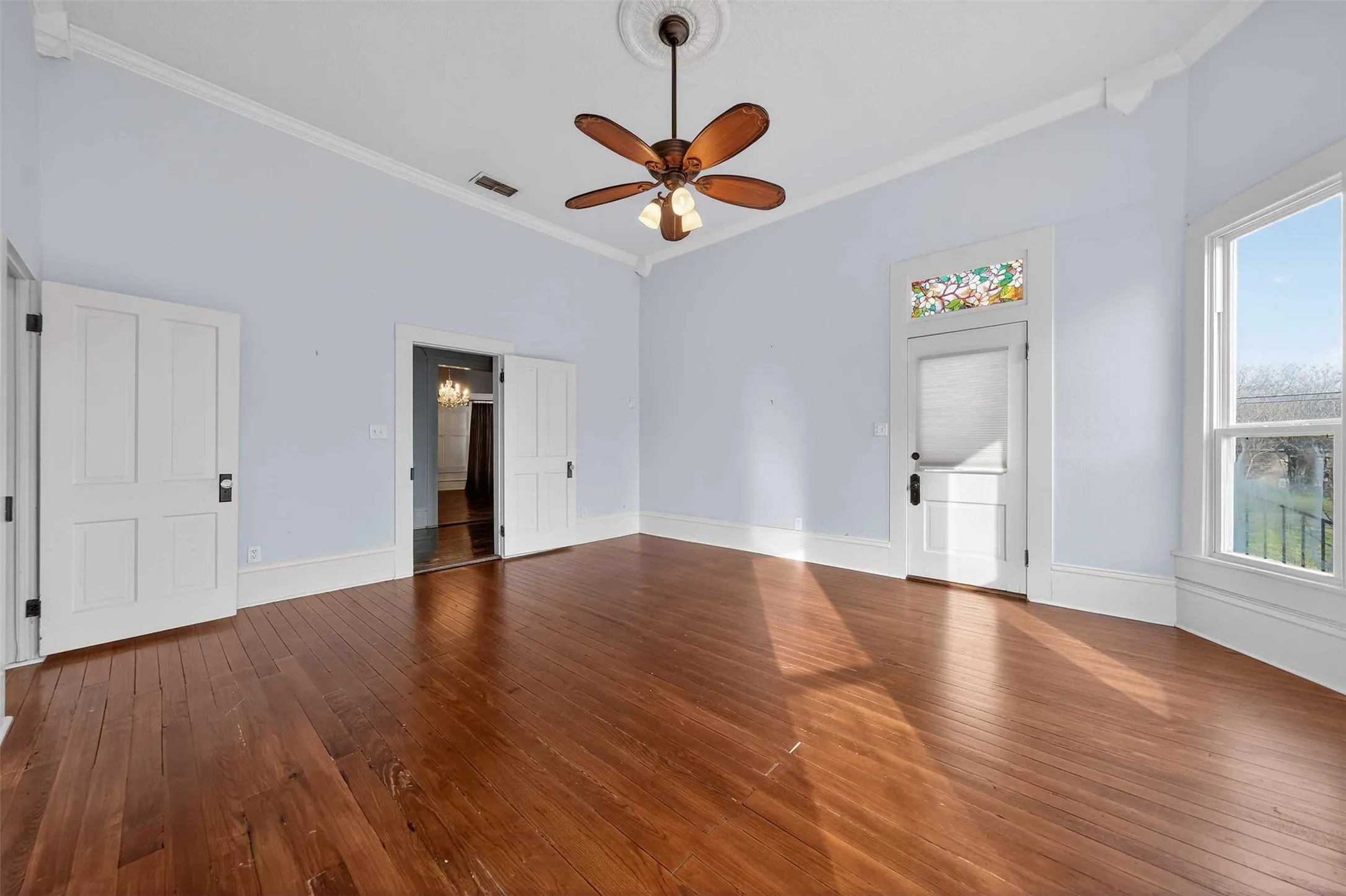 Single Family Residence For Sale in Smith County , 517 S Boyd Street, Lindale, Texas 75771, 2 Bedroom, 3 Bathroom, Garage spaces, 2,200 Sqft, built in 1910, Price $277,000, mls#21300167, Real Estate Agent in Lindale, Homes For Sale in Smith county, Homes For Sale in Lindale, Realtor in Lindale Texas, Real Estate Brokerage Independent Realty Texas, Luminita Cordes Realtor