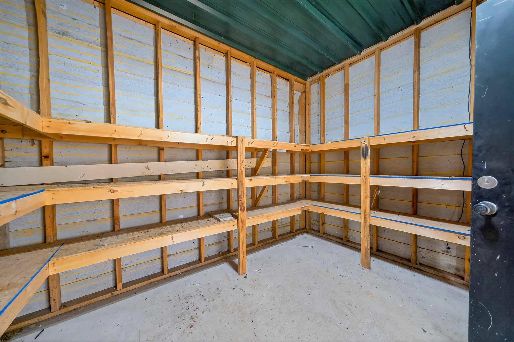 Single Family Residence For Sale in Smith County , 517 S Boyd Street, Lindale, Texas 75771, 2 Bedroom, 3 Bathroom, Garage spaces, 2,200 Sqft, built in 1910, Price $277,000, mls#21300167, Real Estate Agent in Lindale, Homes For Sale in Smith county, Homes For Sale in Lindale, Realtor in Lindale Texas, Real Estate Brokerage Independent Realty Texas, Luminita Cordes Realtor