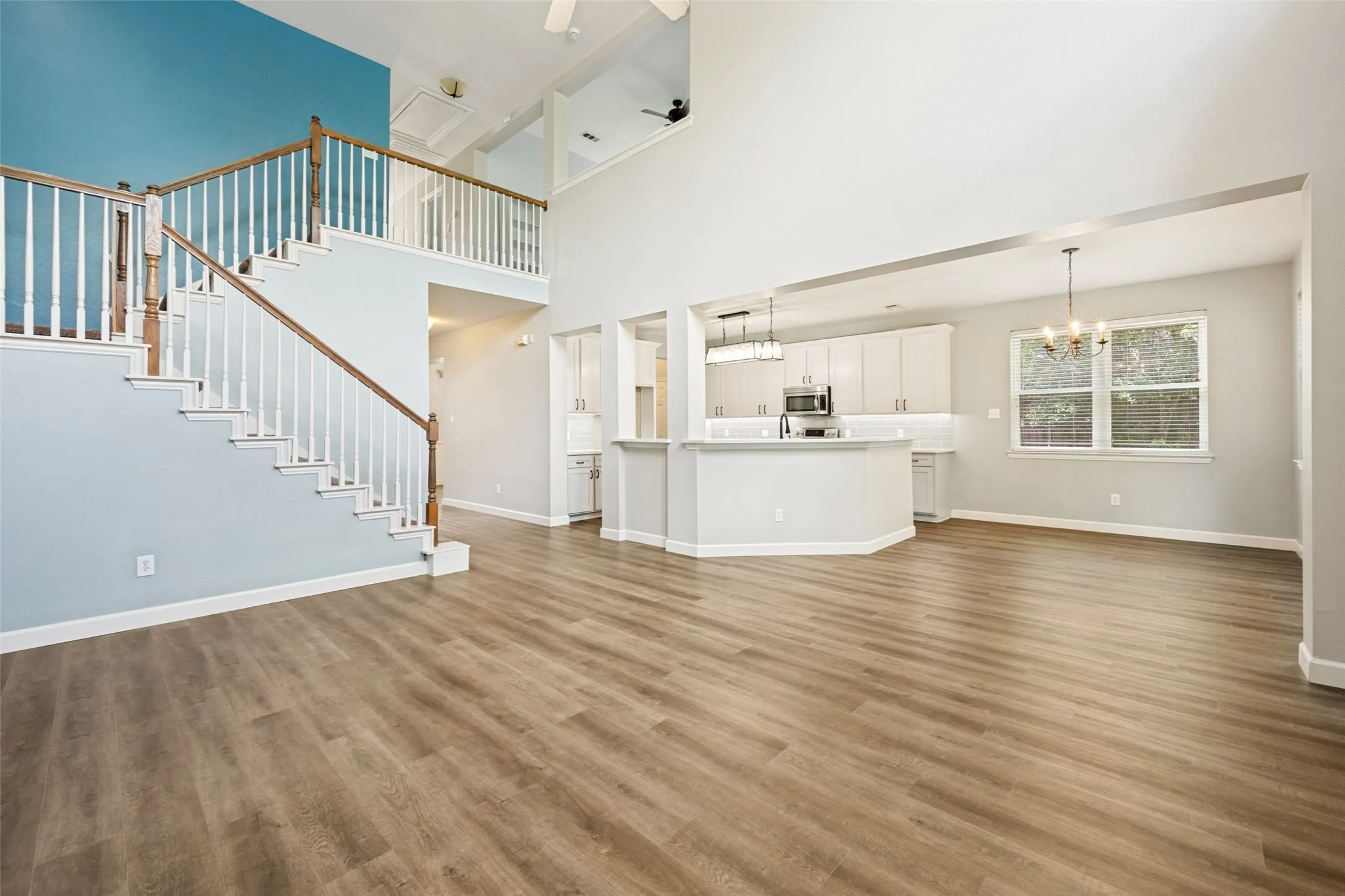 Single Family Residence For Sale in Tarrant County , 411 Rock Meadow Trail, Mansfield, Texas 76063, 4 Bedroom, 3 Bathroom, 2 Garage spaces, 3,298 Sqft, built in 2003, mls#21295693, Real Estate Agent in Mansfield, Homes For Sale in Tarrant county, Homes For Sale in Mansfield, Realtor in Mansfield Texas, Real Estate Brokerage Independent Realty Texas, Luminita Cordes Realtor
