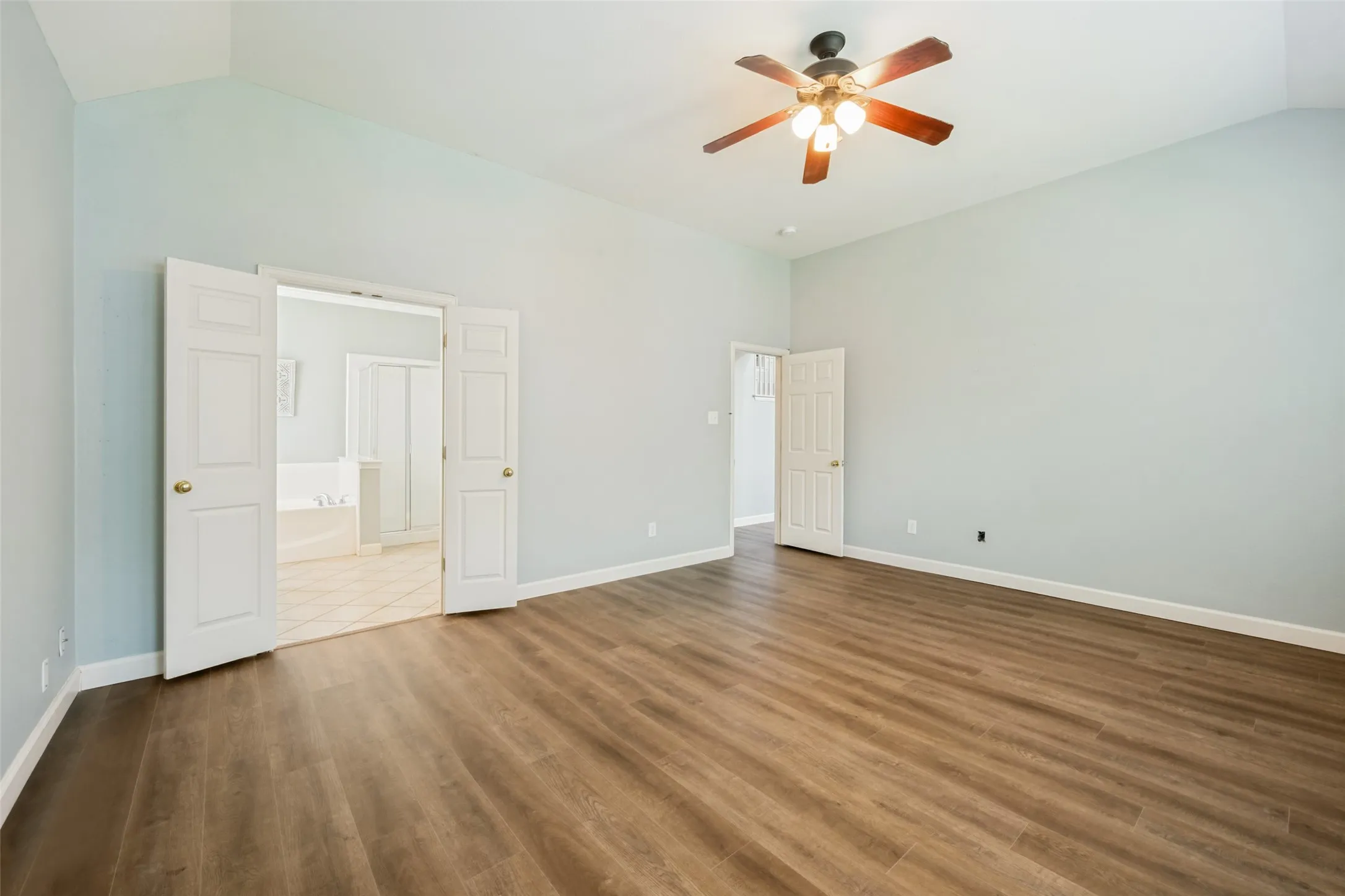 Single Family Residence For Sale in Tarrant County , 411 Rock Meadow Trail, Mansfield, Texas 76063, 4 Bedroom, 3 Bathroom, 2 Garage spaces, 3,298 Sqft, built in 2003, mls#21295693, Real Estate Agent in Mansfield, Homes For Sale in Tarrant county, Homes For Sale in Mansfield, Realtor in Mansfield Texas, Real Estate Brokerage Independent Realty Texas, Luminita Cordes Realtor