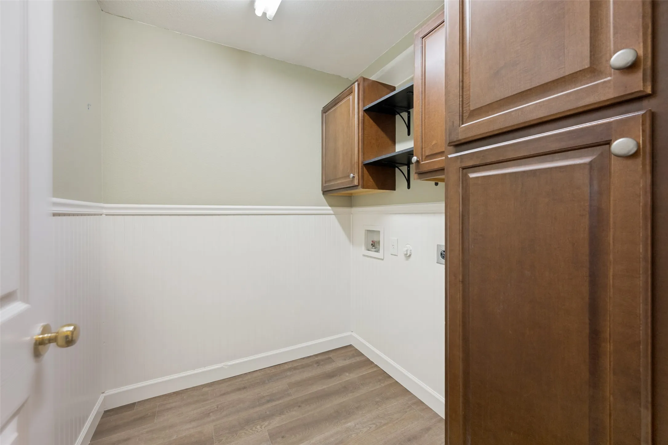 Single Family Residence For Sale in Tarrant County , 411 Rock Meadow Trail, Mansfield, Texas 76063, 4 Bedroom, 3 Bathroom, 2 Garage spaces, 3,298 Sqft, built in 2003, mls#21295693, Real Estate Agent in Mansfield, Homes For Sale in Tarrant county, Homes For Sale in Mansfield, Realtor in Mansfield Texas, Real Estate Brokerage Independent Realty Texas, Luminita Cordes Realtor