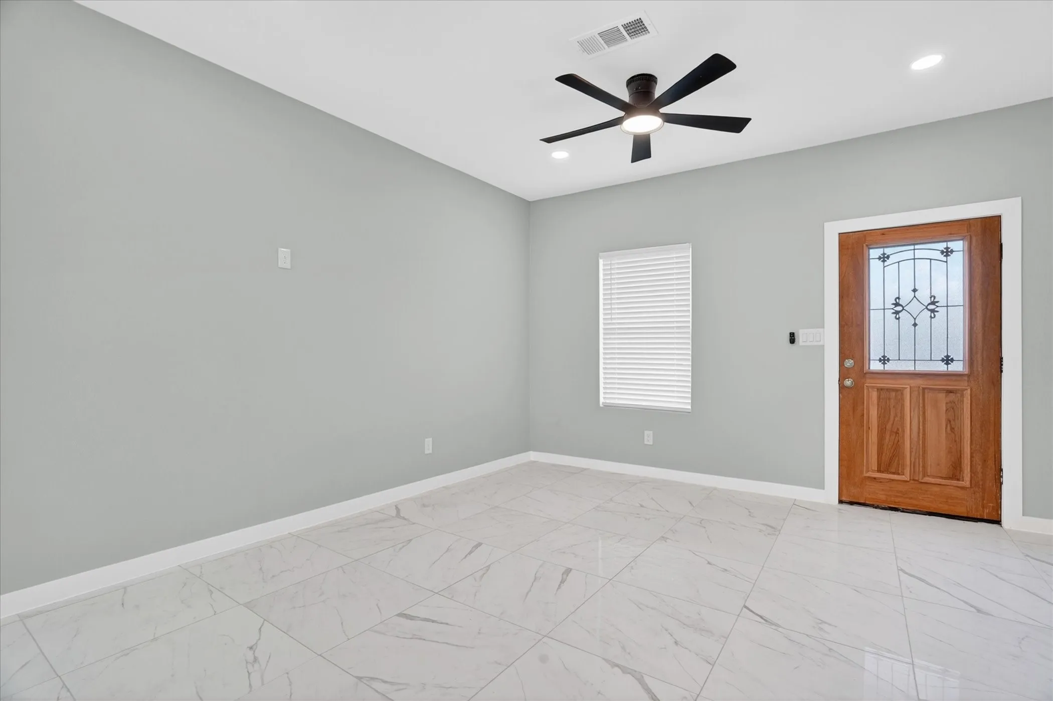 Single Family Residence For Sale in Hood County , 3202 Lowland Drive, Granbury, Texas 76048, 3 Bedroom, 2 Bathroom, 2 Garage spaces, 1,054 Sqft, built in 2024, mls#21300180, Real Estate Agent in Granbury, Homes For Sale in Hood county, Homes For Sale in Granbury, Realtor in Granbury Texas, Real Estate Brokerage Independent Realty Texas, Luminita Cordes Realtor