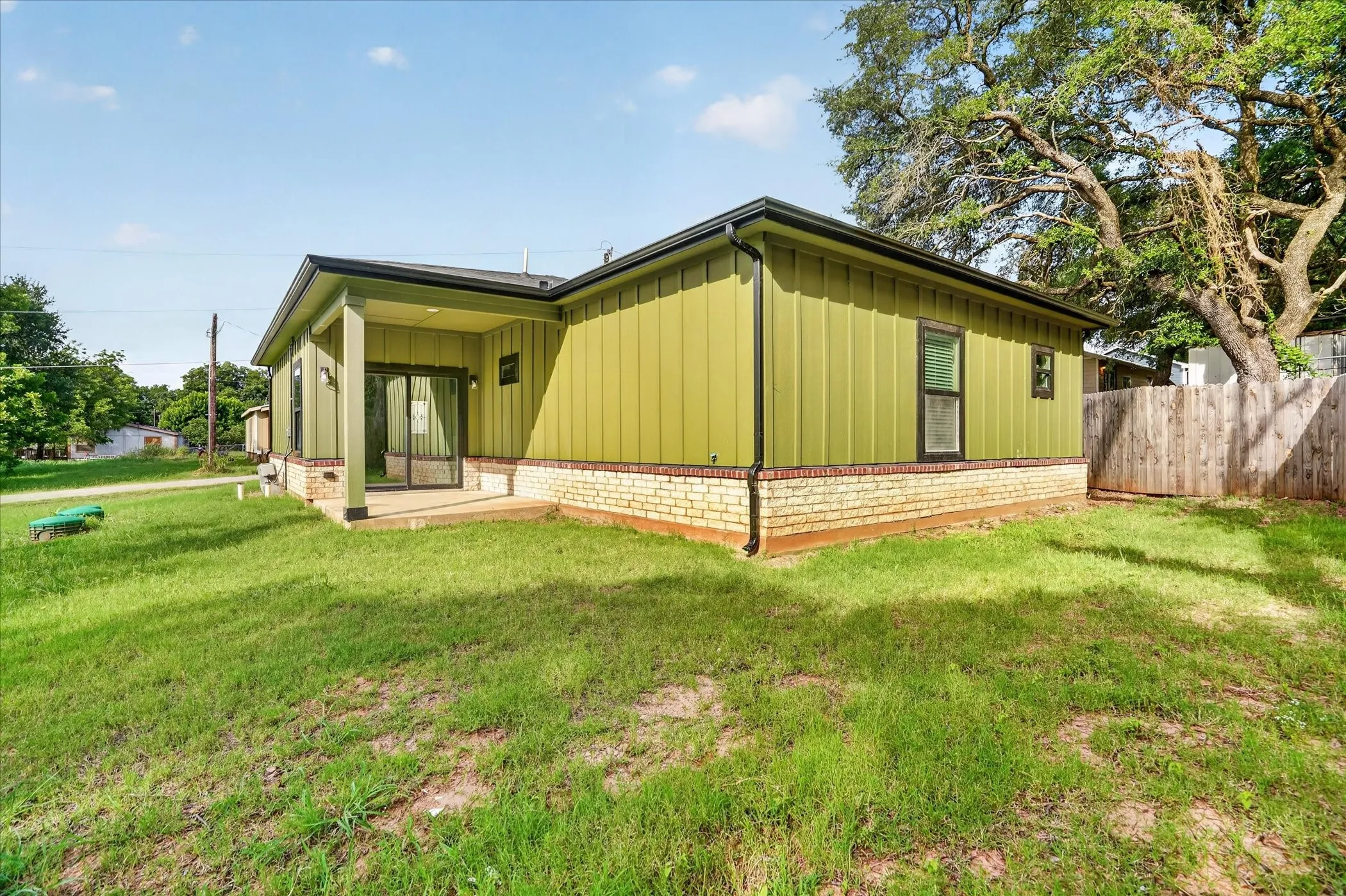 Single Family Residence For Sale in Hood County , 3202 Lowland Drive, Granbury, Texas 76048, 3 Bedroom, 2 Bathroom, 2 Garage spaces, 1,054 Sqft, built in 2024, mls#21300180, Real Estate Agent in Granbury, Homes For Sale in Hood county, Homes For Sale in Granbury, Realtor in Granbury Texas, Real Estate Brokerage Independent Realty Texas, Luminita Cordes Realtor