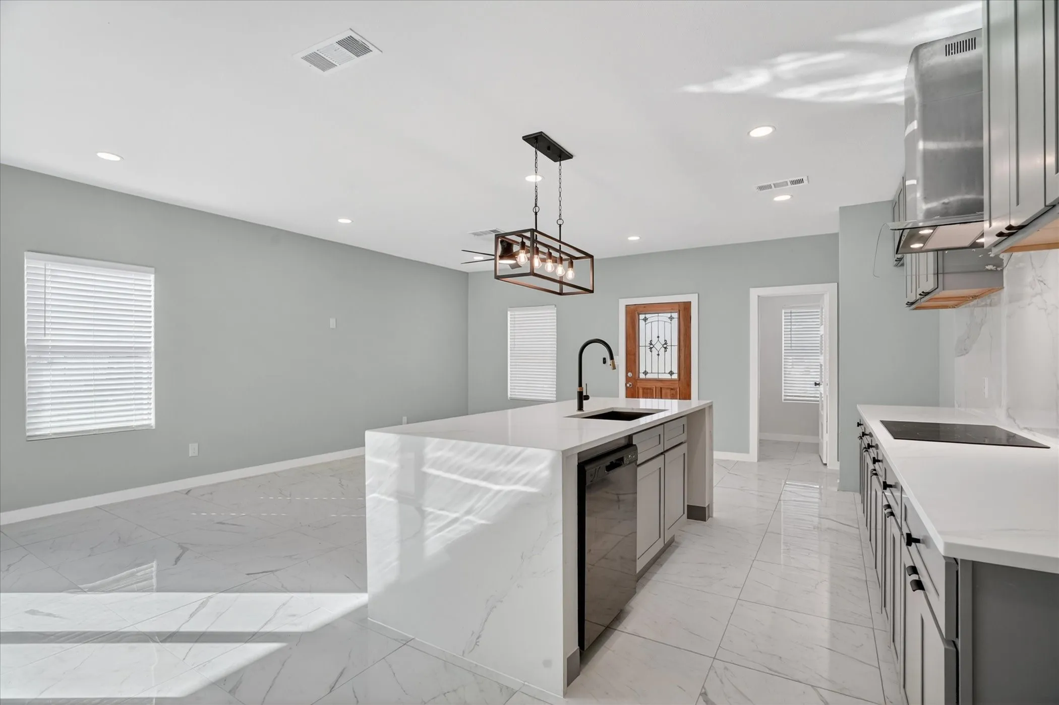 Single Family Residence For Sale in Hood County , 3202 Lowland Drive, Granbury, Texas 76048, 3 Bedroom, 2 Bathroom, 2 Garage spaces, 1,054 Sqft, built in 2024, mls#21300180, Real Estate Agent in Granbury, Homes For Sale in Hood county, Homes For Sale in Granbury, Realtor in Granbury Texas, Real Estate Brokerage Independent Realty Texas, Luminita Cordes Realtor