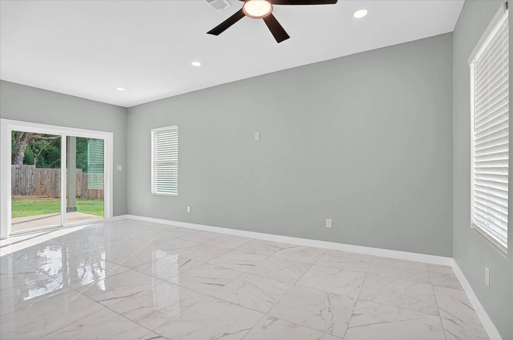 Single Family Residence For Sale in Hood County , 3202 Lowland Drive, Granbury, Texas 76048, 3 Bedroom, 2 Bathroom, 2 Garage spaces, 1,054 Sqft, built in 2024, mls#21300180, Real Estate Agent in Granbury, Homes For Sale in Hood county, Homes For Sale in Granbury, Realtor in Granbury Texas, Real Estate Brokerage Independent Realty Texas, Luminita Cordes Realtor