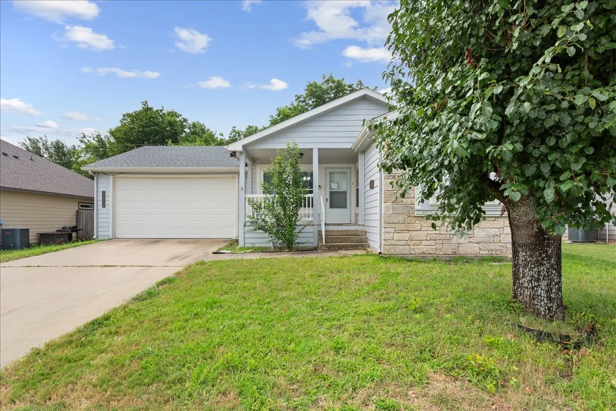 Single Family Residence For Sale in Mc Lennan County , 1212 Merganser Way, Waco, Texas 76706, 3 Bedroom, 2 Bathroom, 2 Garage spaces, 1,428 Sqft, built in 2004, mls#21300181, Real Estate Agent in Waco, Homes For Sale in Mc Lennan county, Homes For Sale in Waco, Realtor in Waco Texas, Real Estate Brokerage Independent Realty Texas, Luminita Cordes Realtor