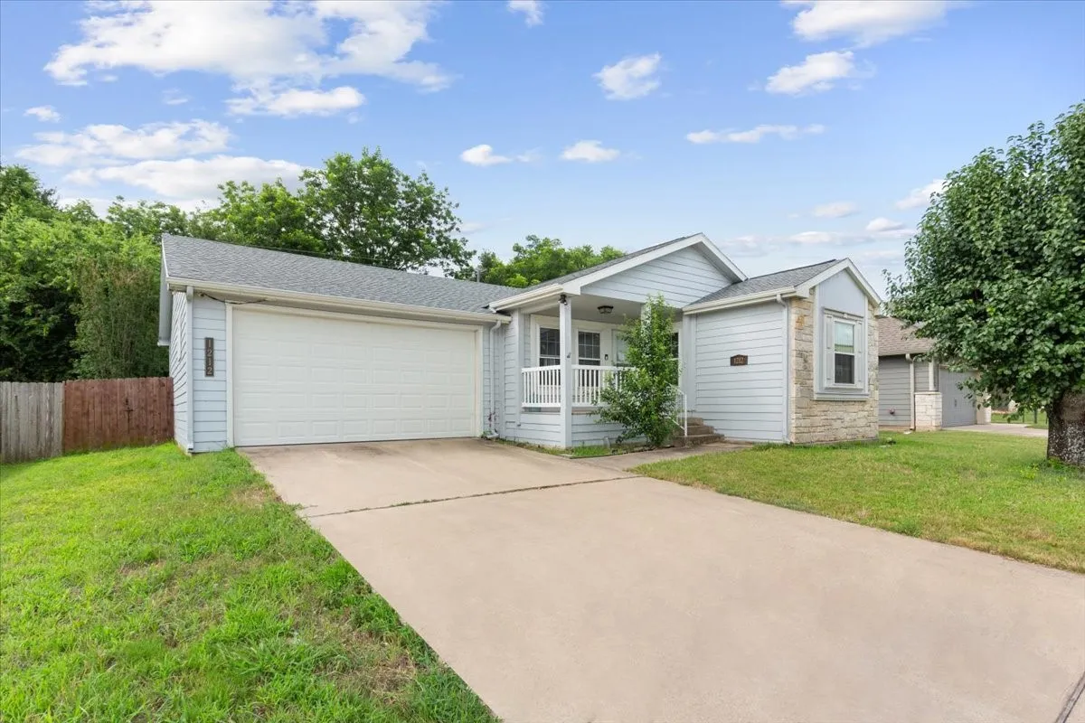 Single Family Residence For Sale in Mc Lennan County , 1212 Merganser Way, Waco, Texas 76706, 3 Bedroom, 2 Bathroom, 2 Garage spaces, 1,428 Sqft, built in 2004, mls#21300181, Real Estate Agent in Waco, Homes For Sale in Mc Lennan county, Homes For Sale in Waco, Realtor in Waco Texas, Real Estate Brokerage Independent Realty Texas, Luminita Cordes Realtor