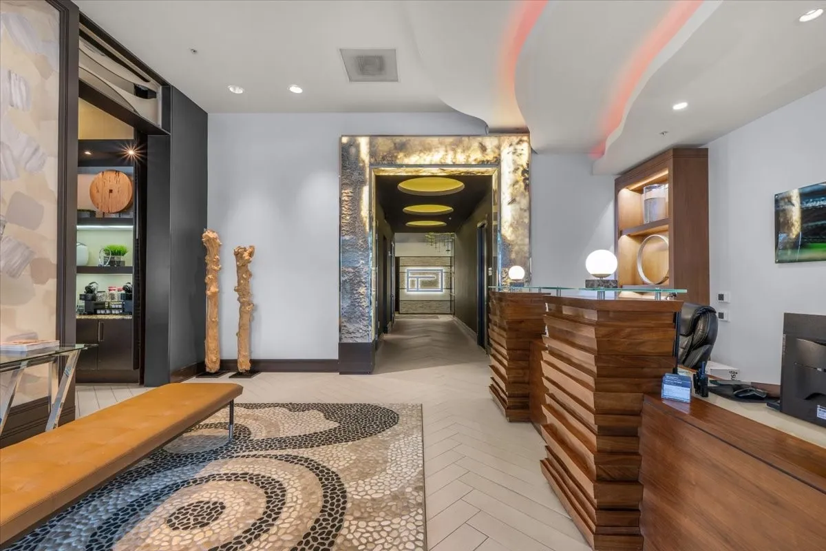 Lobby with 24/7 concierge