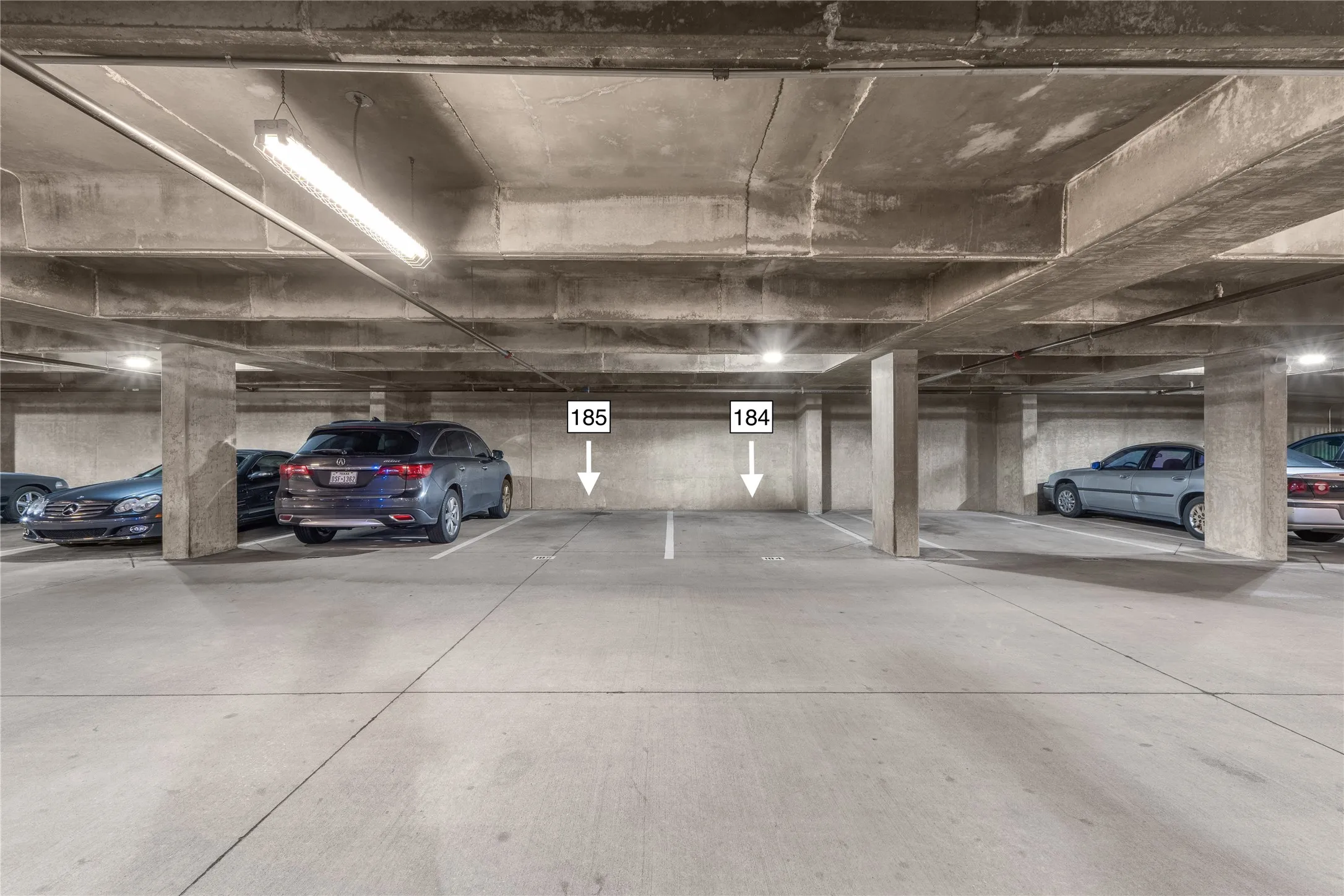 Condominium For Sale in Dallas County , 2323 N Houston Street 714, Dallas, Texas 75219, 2 Bedroom, 2 Bathroom, 2 Garage spaces, 1,206 Sqft, built in 2005, mls#21298388, Real Estate Agent in Dallas, Homes For Sale in Dallas county, Homes For Sale in Dallas, Realtor in Dallas Texas, Real Estate Brokerage Independent Realty Texas, Luminita Cordes Realtor