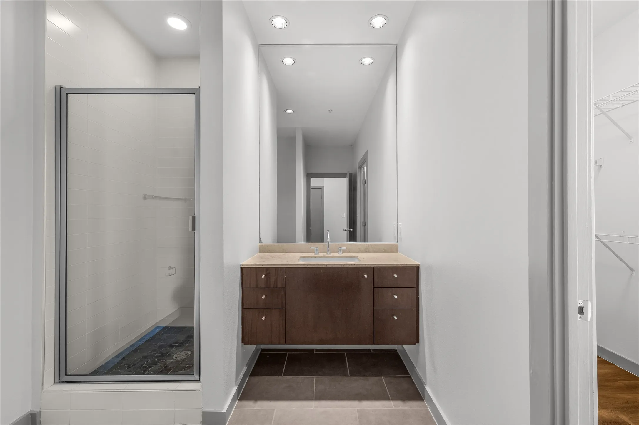 Condominium For Sale in Dallas County , 2323 N Houston Street 714, Dallas, Texas 75219, 2 Bedroom, 2 Bathroom, 2 Garage spaces, 1,206 Sqft, built in 2005, mls#21298388, Real Estate Agent in Dallas, Homes For Sale in Dallas county, Homes For Sale in Dallas, Realtor in Dallas Texas, Real Estate Brokerage Independent Realty Texas, Luminita Cordes Realtor
