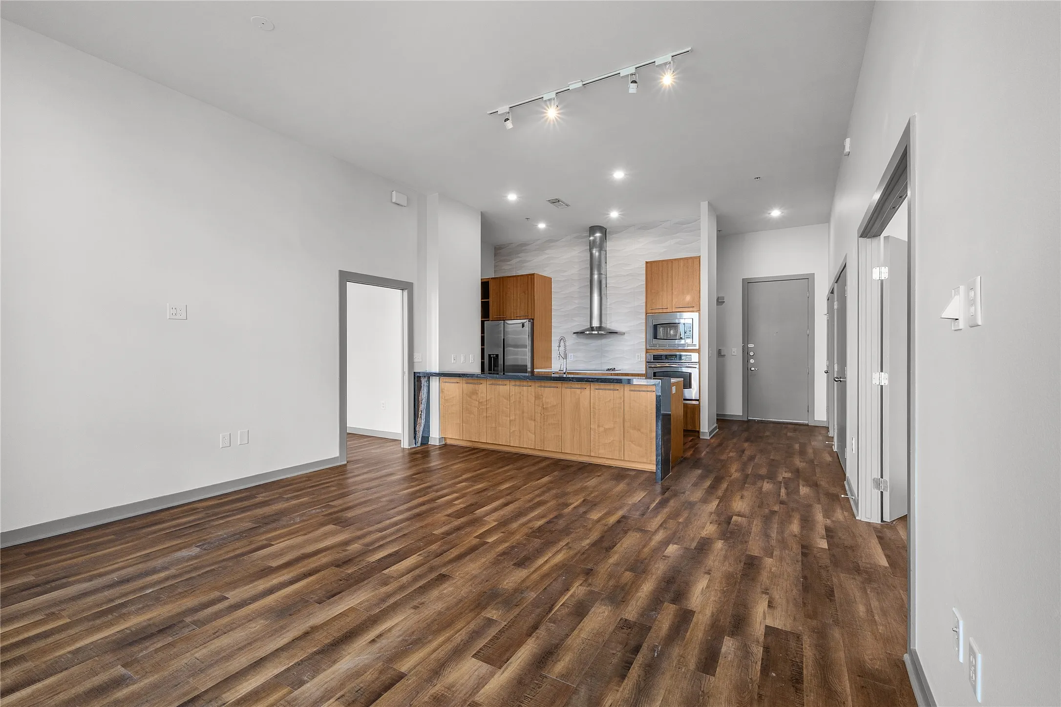 Condominium For Sale in Dallas County , 2323 N Houston Street 714, Dallas, Texas 75219, 2 Bedroom, 2 Bathroom, 2 Garage spaces, 1,206 Sqft, built in 2005, mls#21298388, Real Estate Agent in Dallas, Homes For Sale in Dallas county, Homes For Sale in Dallas, Realtor in Dallas Texas, Real Estate Brokerage Independent Realty Texas, Luminita Cordes Realtor