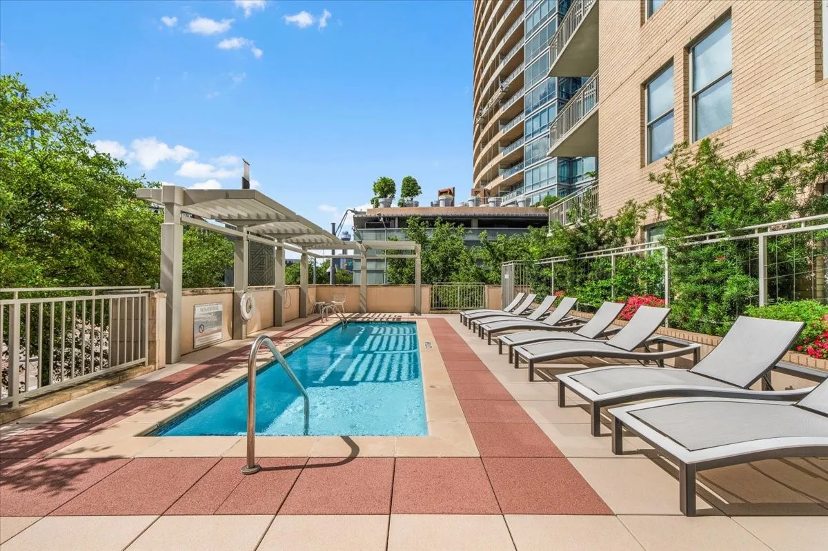 Condominium For Sale in Dallas County , 2323 N Houston Street 714, Dallas, Texas 75219, 2 Bedroom, 2 Bathroom, 2 Garage spaces, 1,206 Sqft, built in 2005, mls#21298388, Real Estate Agent in Dallas, Homes For Sale in Dallas county, Homes For Sale in Dallas, Realtor in Dallas Texas, Real Estate Brokerage Independent Realty Texas, Luminita Cordes Realtor