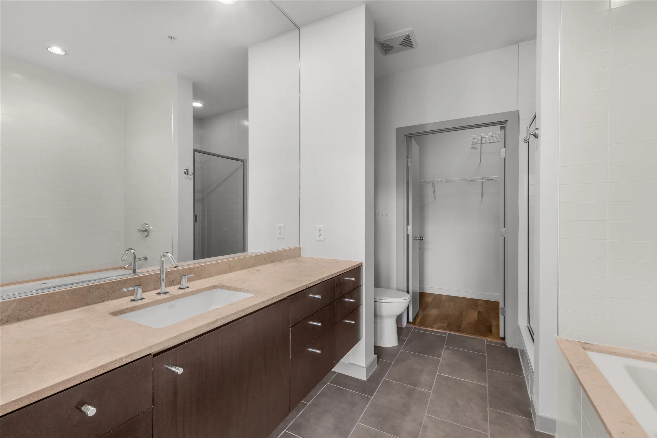 Primary bath
