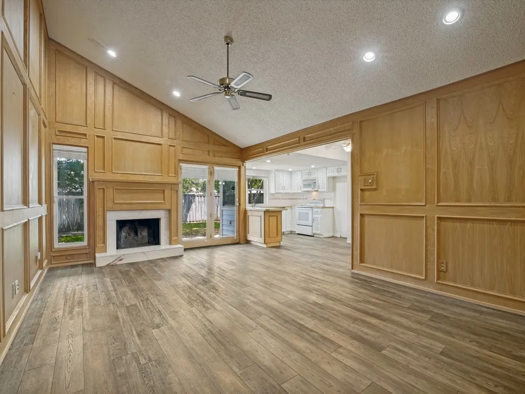 Single Family Residence For Sale in Dallas County , 4504 Palos Verdes Drive, Mesquite, Texas 75150, 4 Bedroom, 2 Bathroom, 2 Garage spaces, 1,897 Sqft, built in 1974, mls#21295216, Real Estate Agent in Mesquite, Homes For Sale in Dallas county, Homes For Sale in Mesquite, Realtor in Mesquite Texas, Real Estate Brokerage Independent Realty Texas, Luminita Cordes Realtor