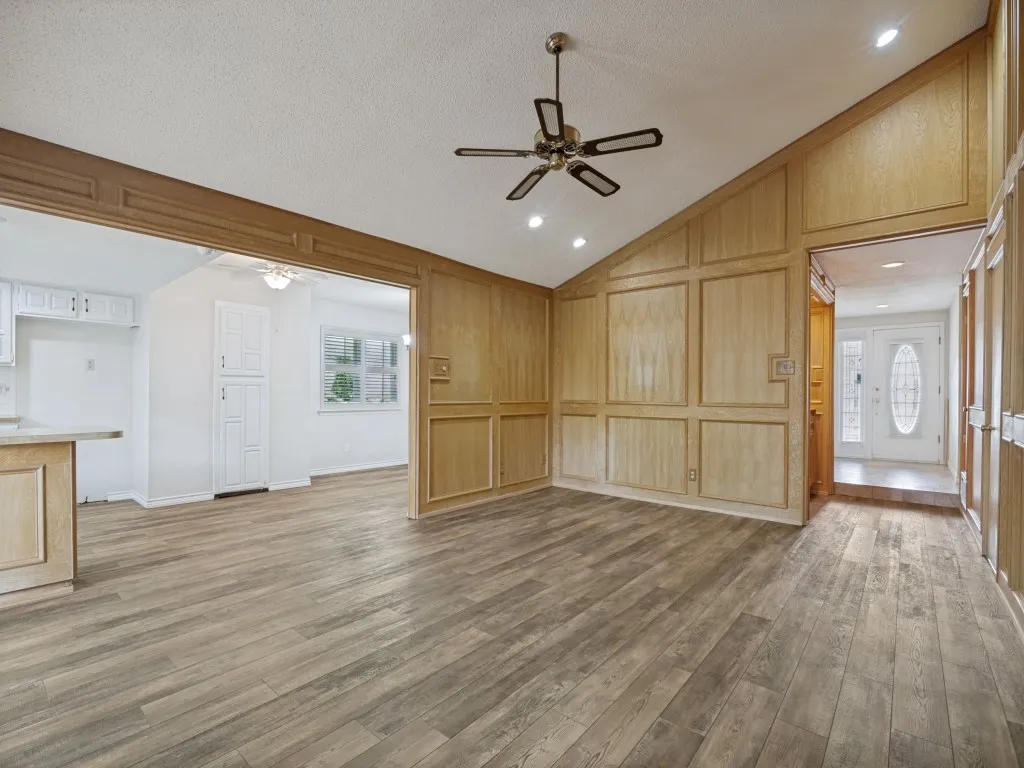 Single Family Residence For Sale in Dallas County , 4504 Palos Verdes Drive, Mesquite, Texas 75150, 4 Bedroom, 2 Bathroom, 2 Garage spaces, 1,897 Sqft, built in 1974, mls#21295216, Real Estate Agent in Mesquite, Homes For Sale in Dallas county, Homes For Sale in Mesquite, Realtor in Mesquite Texas, Real Estate Brokerage Independent Realty Texas, Luminita Cordes Realtor