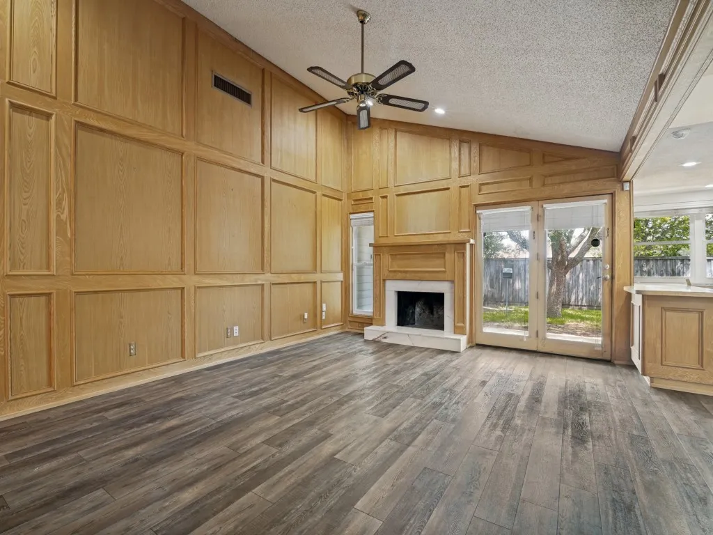 Single Family Residence For Sale in Dallas County , 4504 Palos Verdes Drive, Mesquite, Texas 75150, 4 Bedroom, 2 Bathroom, 2 Garage spaces, 1,897 Sqft, built in 1974, mls#21295216, Real Estate Agent in Mesquite, Homes For Sale in Dallas county, Homes For Sale in Mesquite, Realtor in Mesquite Texas, Real Estate Brokerage Independent Realty Texas, Luminita Cordes Realtor
